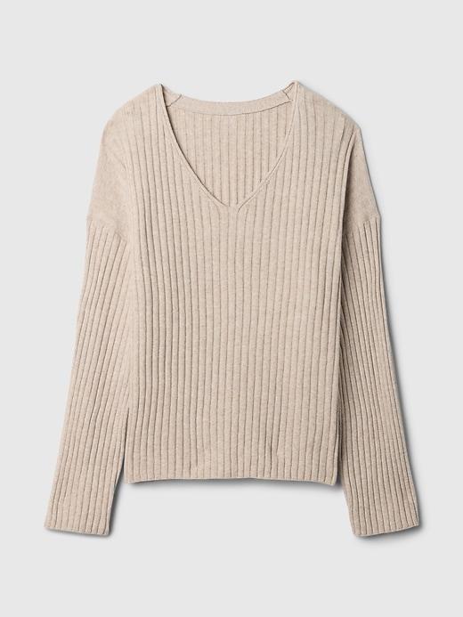 CashSoft Wide Rib V-Neck Sweater Product Image