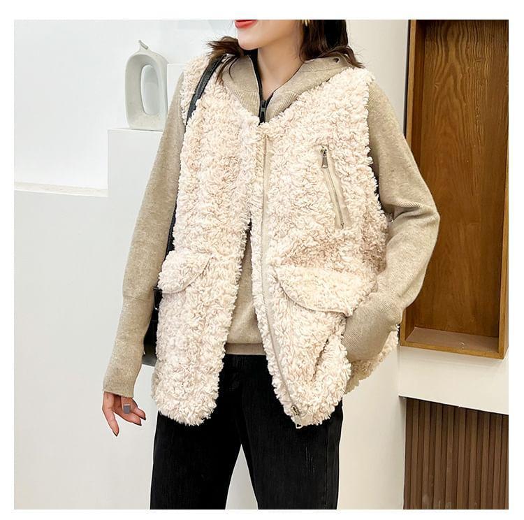 Fluffy Zip Vest Product Image