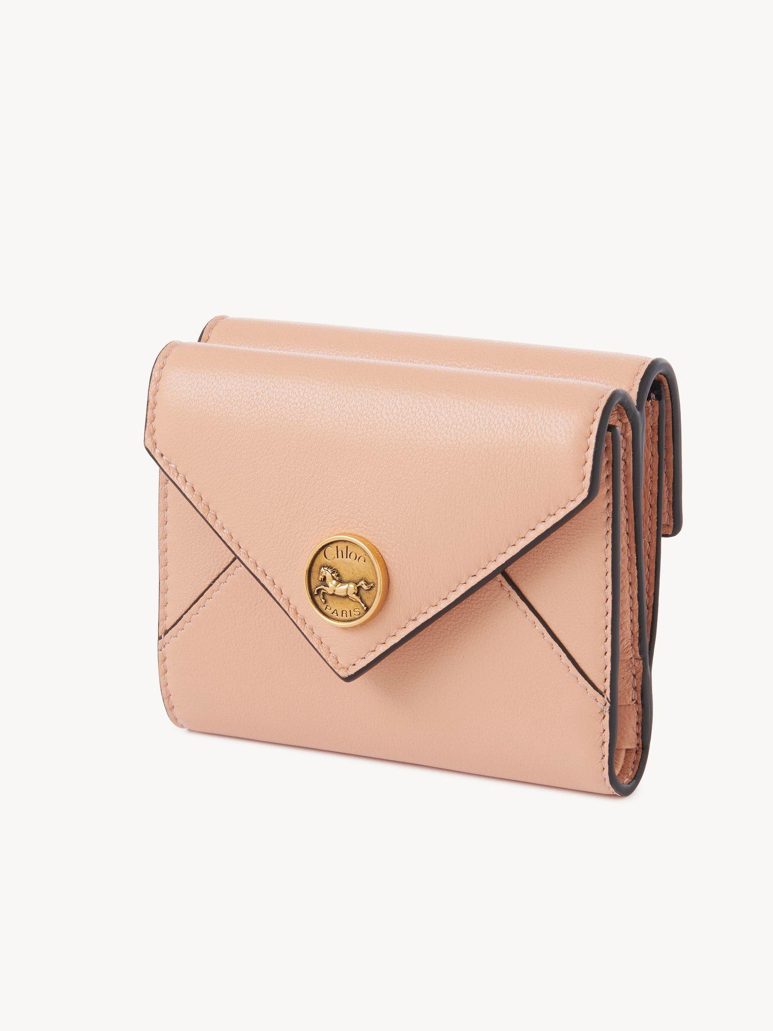 Small Envelope tri-fold in grained leather Product Image