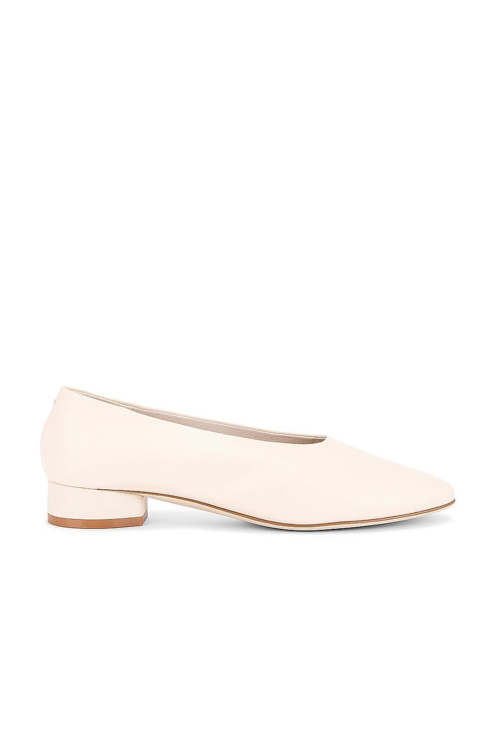 Jeffrey Campbell Womens Trustee Round Toe Flats Product Image