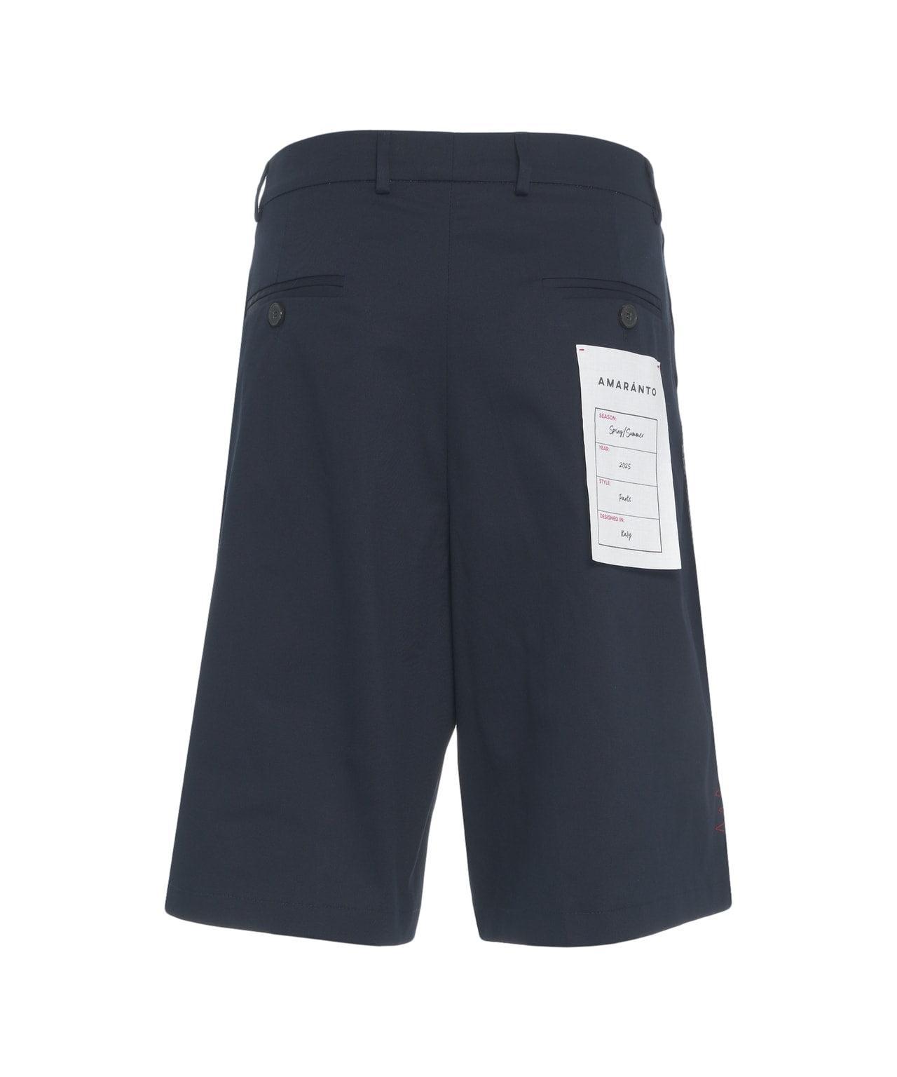 Bermuda shorts with pleats Product Image