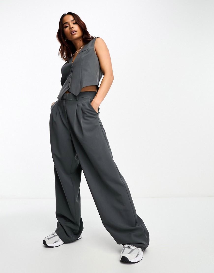 Vero Moda tailored wide leg dad pants in gray - part of a set  Product Image