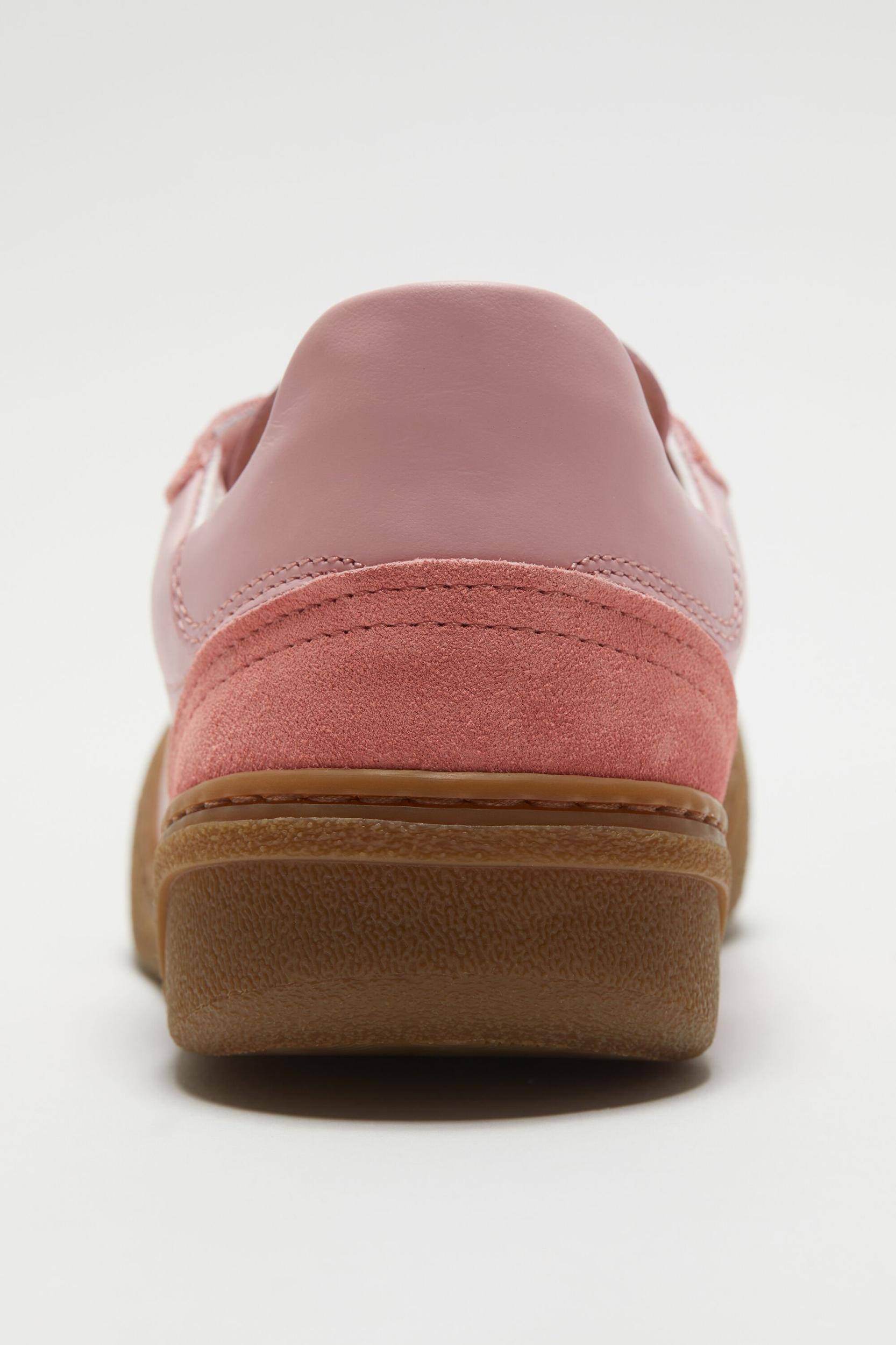 Lace-up sneakers Product Image