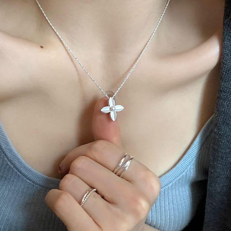 Floral Pendant Alloy Necklace Product Image