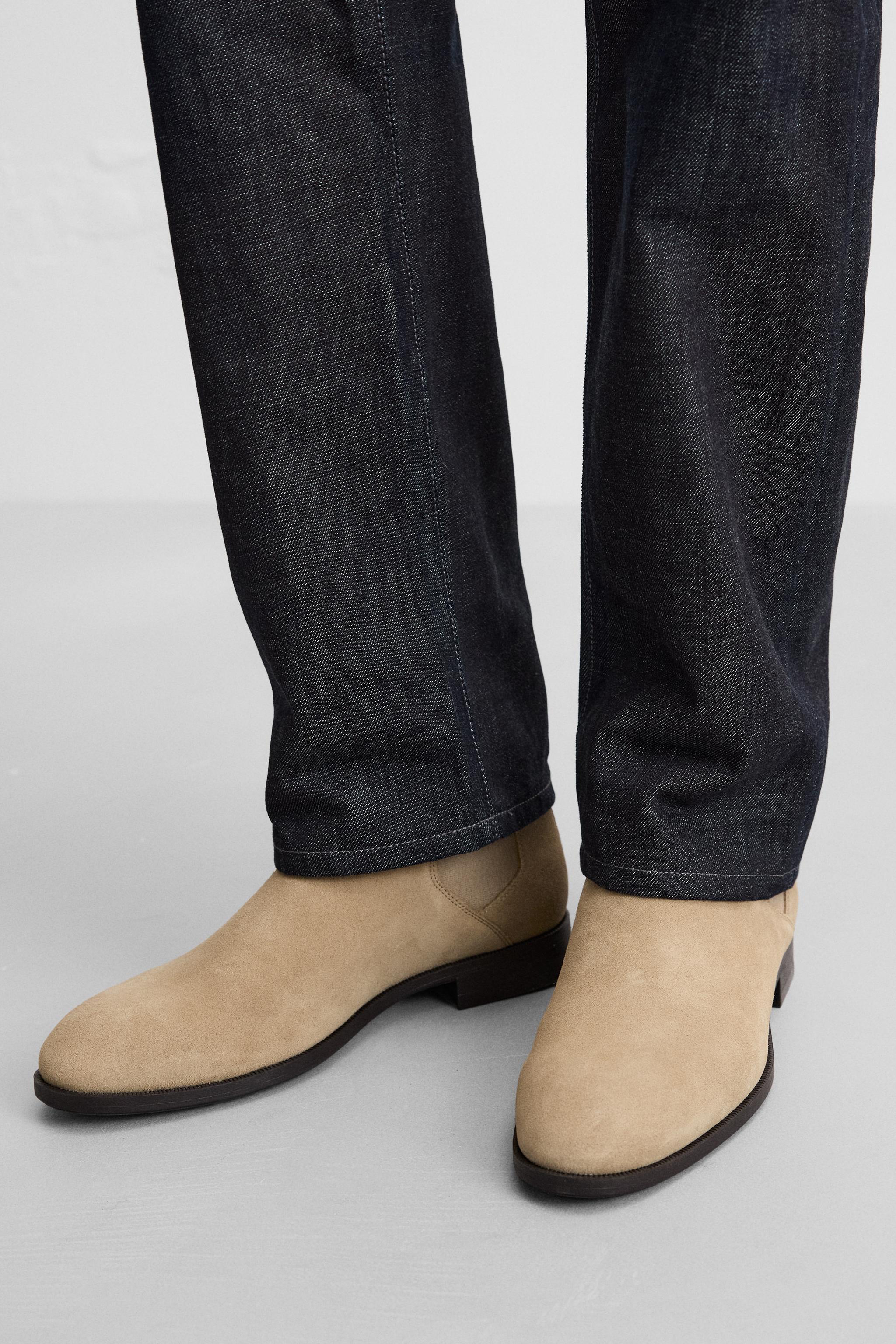 LEATHER CHELSEA BOOTS Product Image