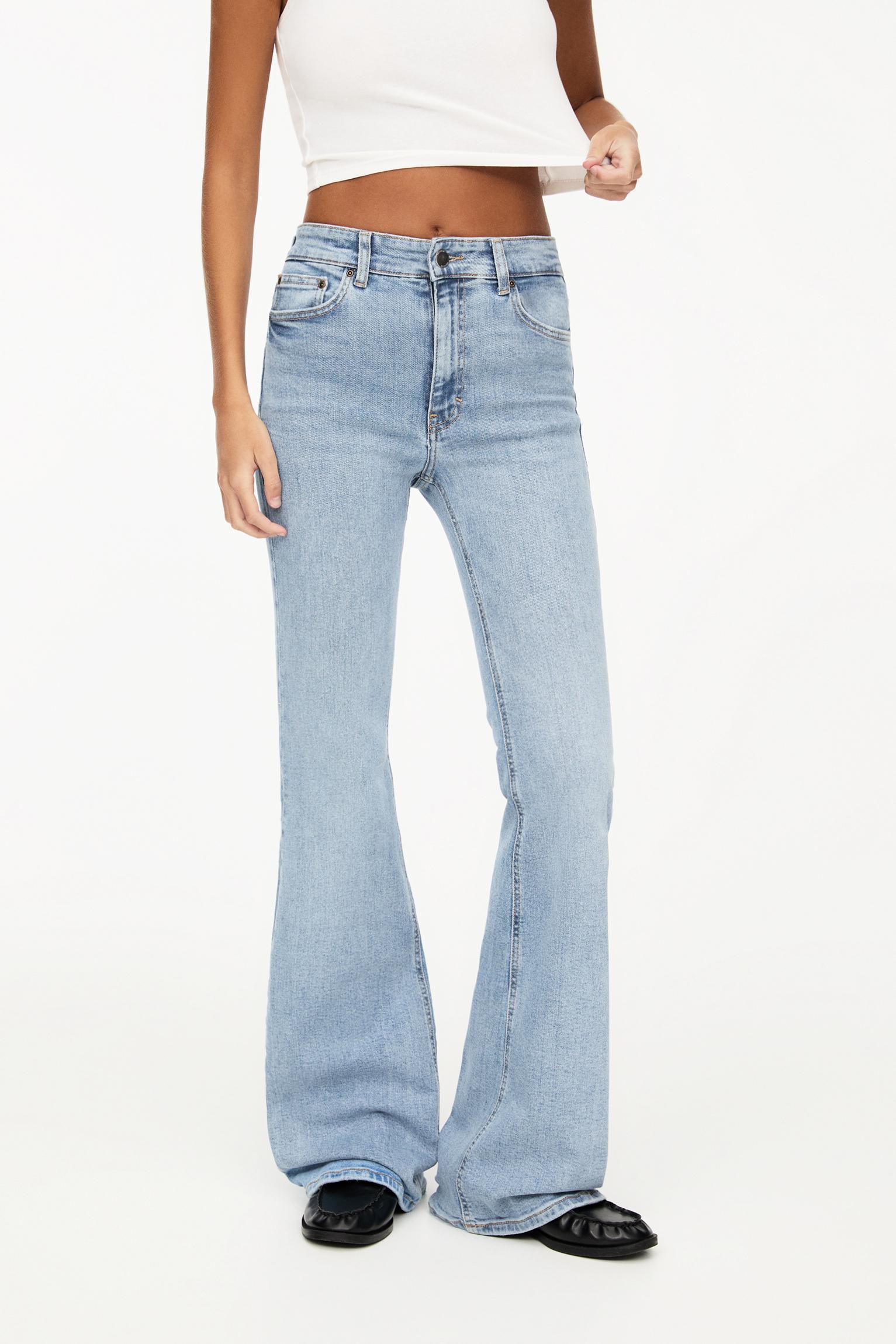 Basic flared jeans Product Image