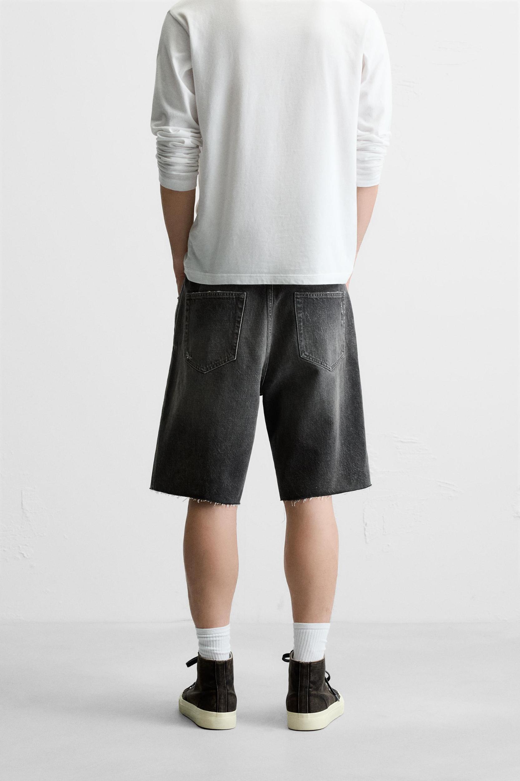 RIPPED DENIM SHORTS Product Image