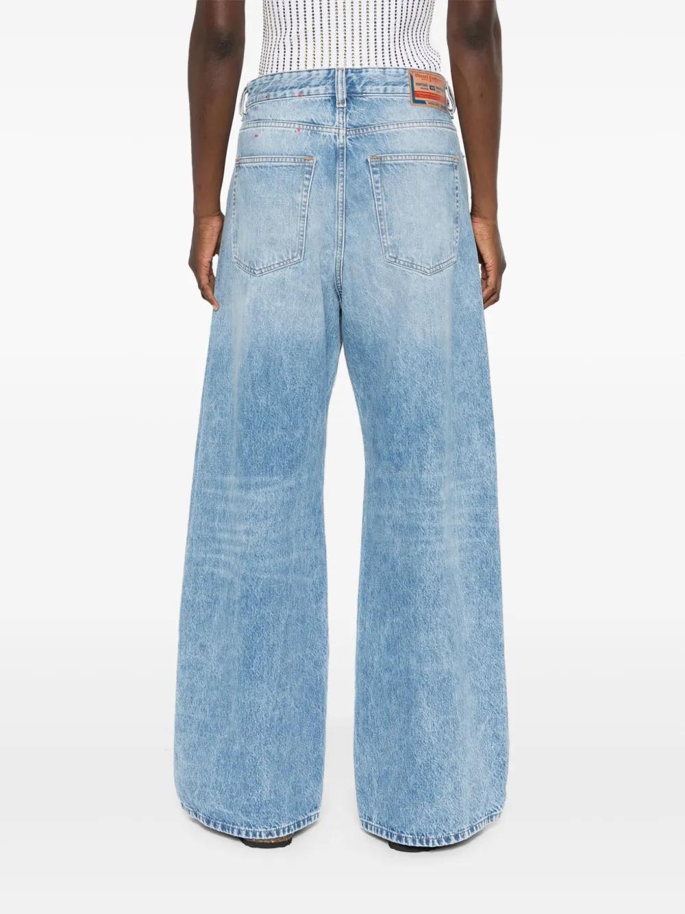 low-rise straight jeans Product Image