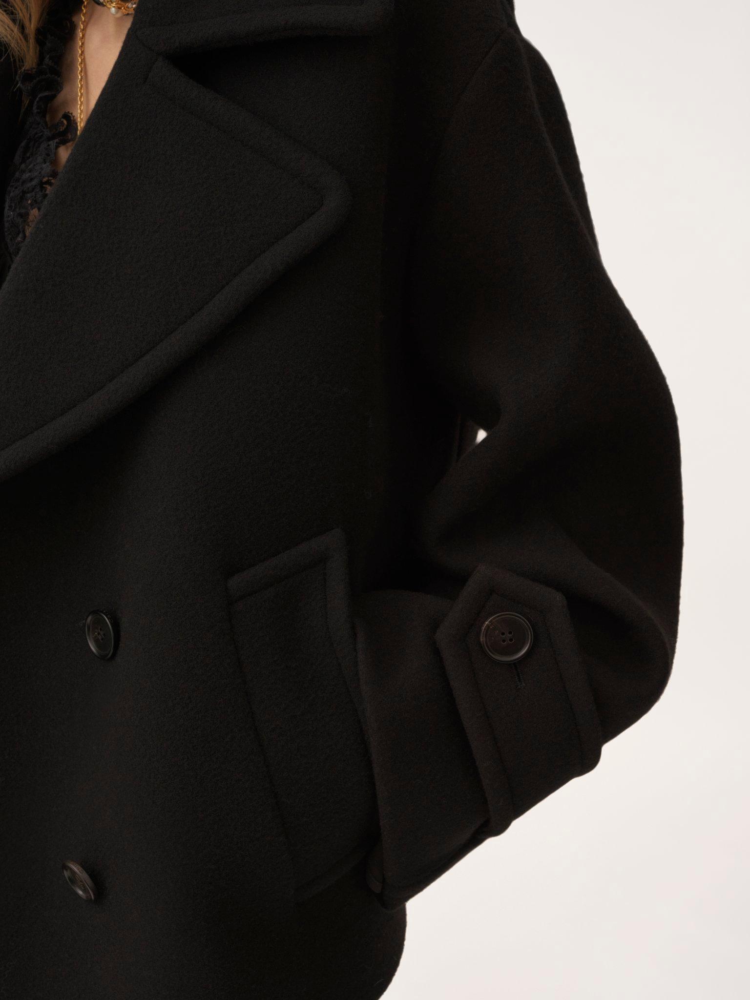 Oversized short coat in wool Product Image