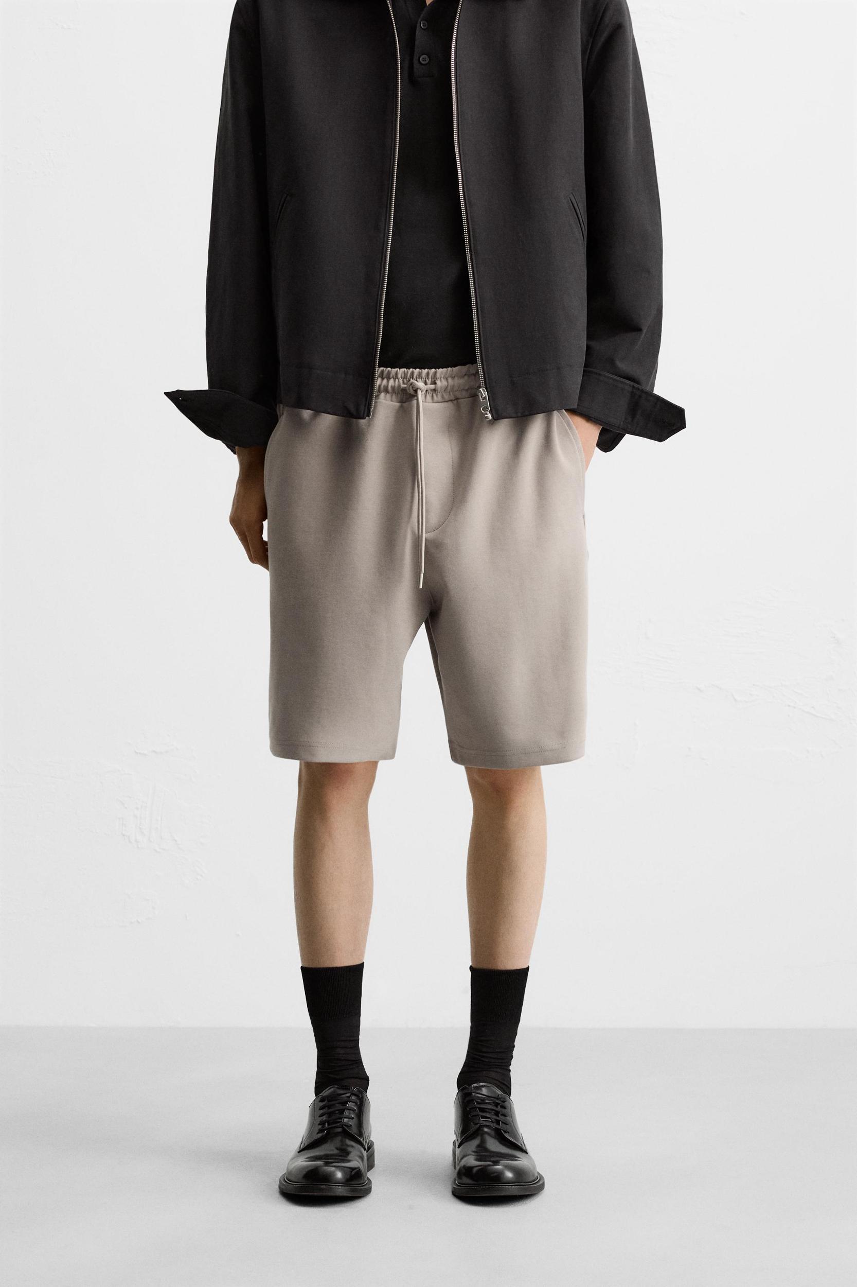 TECHNICAL OVERSIZED FIT JOGGER SHORTS Product Image