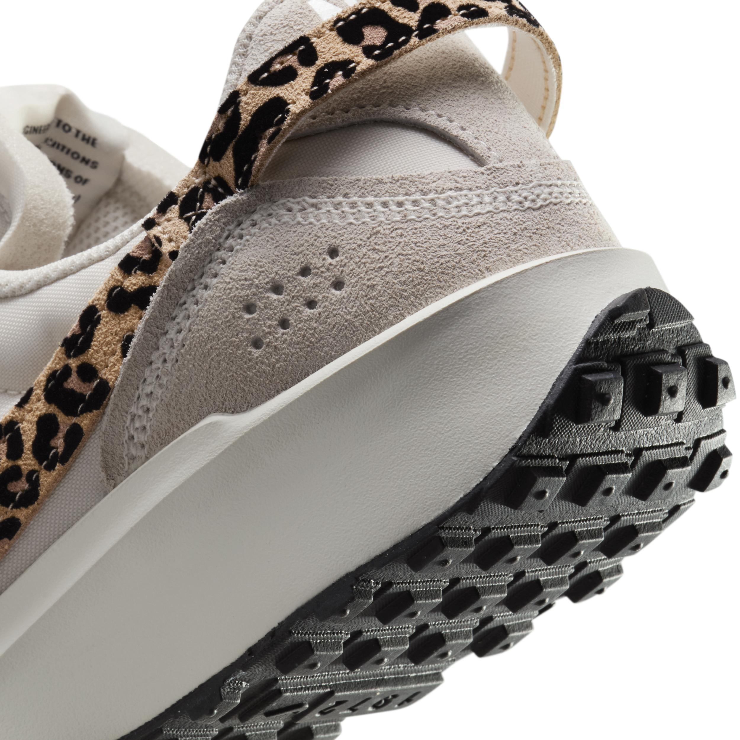 Nike Women's Waffle Debut Shoes Product Image