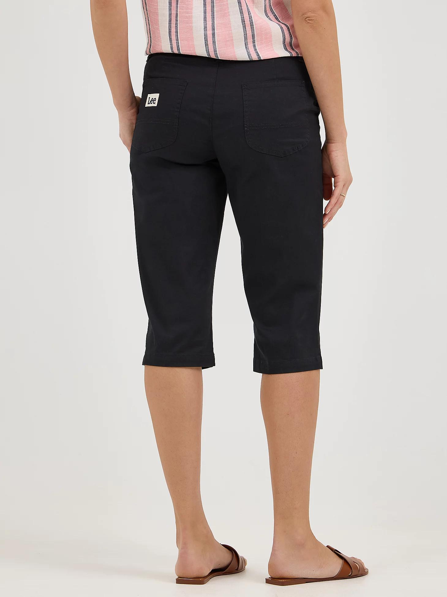 Women's Ultra Lux Comfort with Flex-to-Go Relaxed Fit Utility Skimmer | Women's Capris & Crops | Lee® Product Image