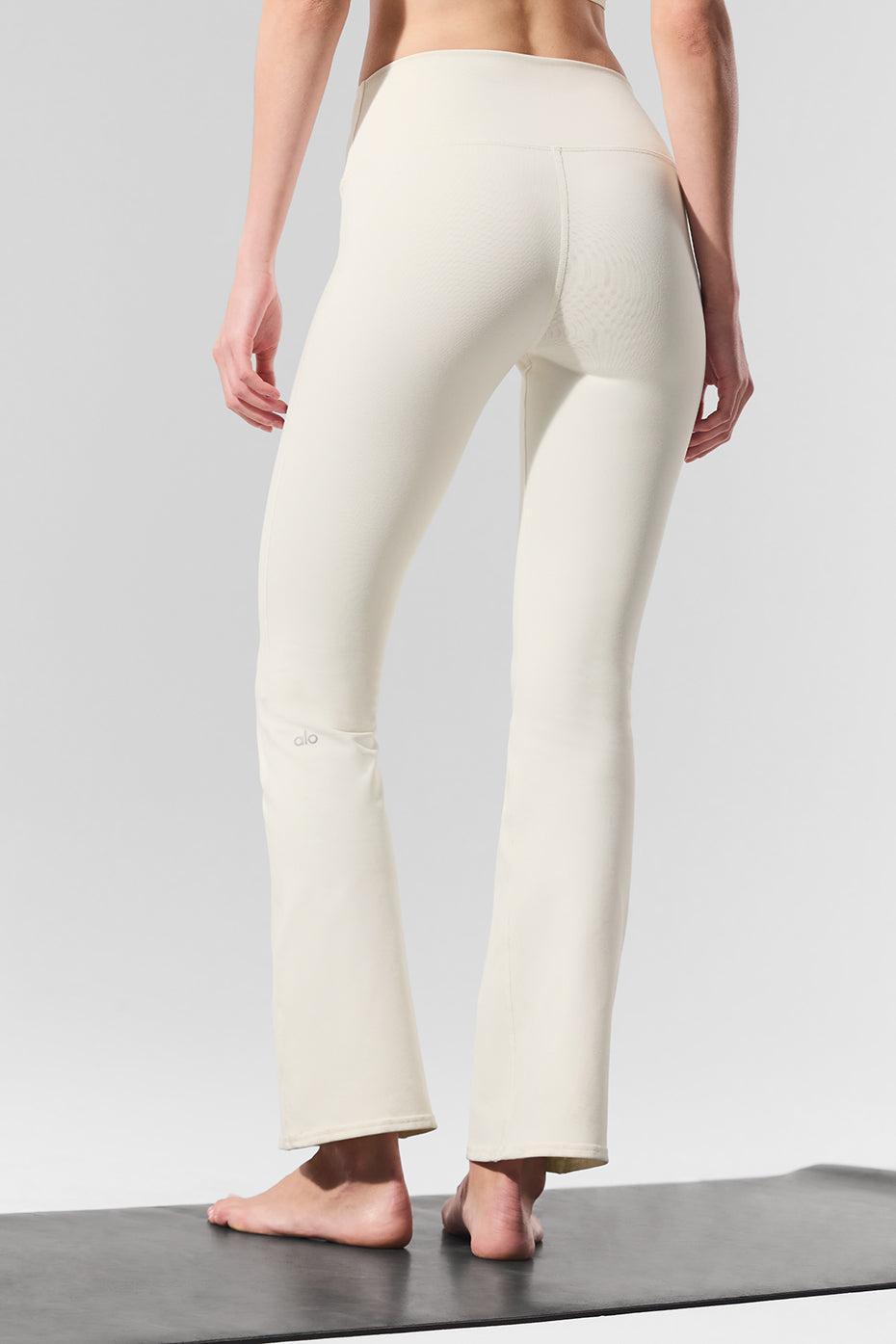 ALO | Airbrush High-Waist 7/8 Bootcut Legging White Product Image