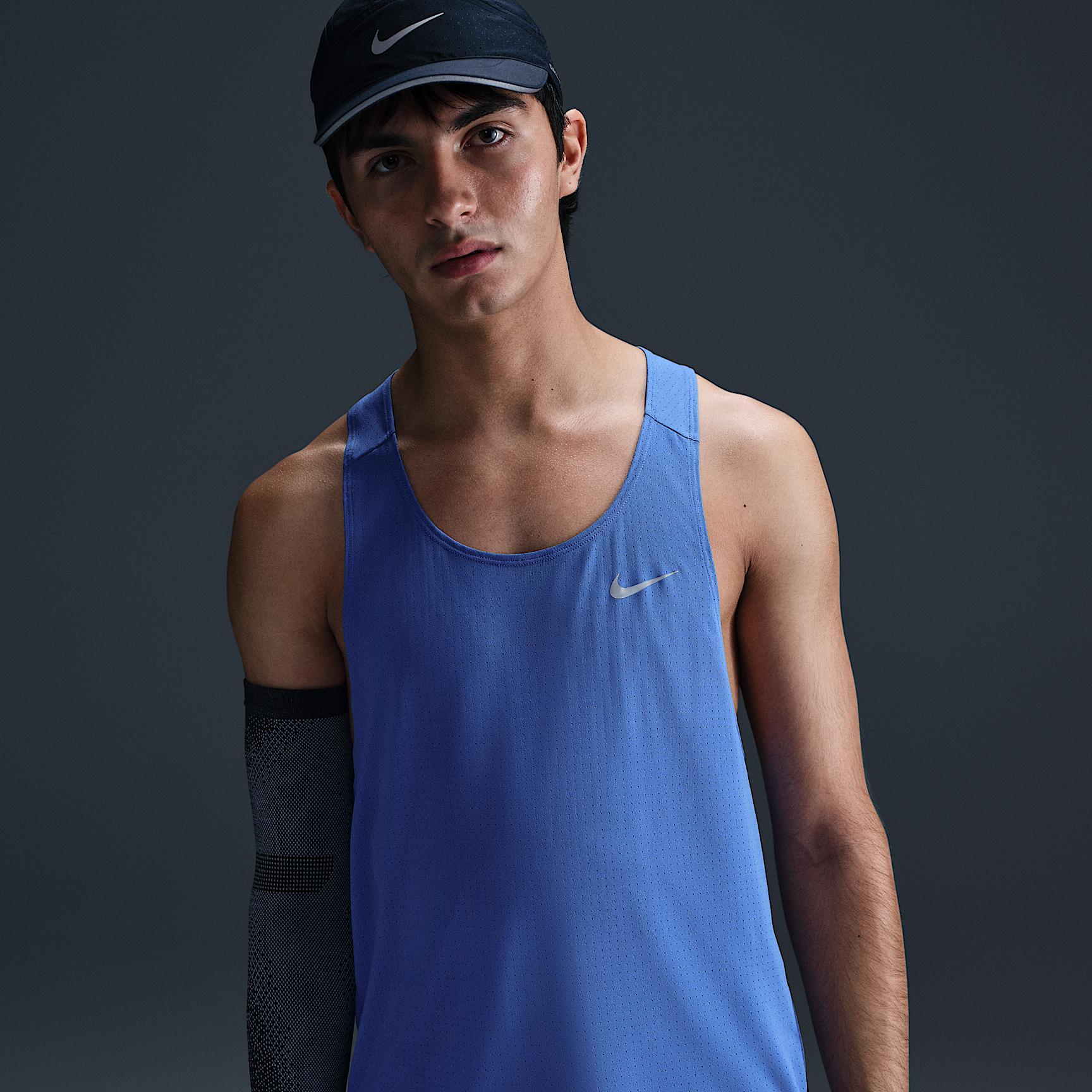 Nike Mens Fast Dri-FIT Running Singlet | FN4229-411 Product Image