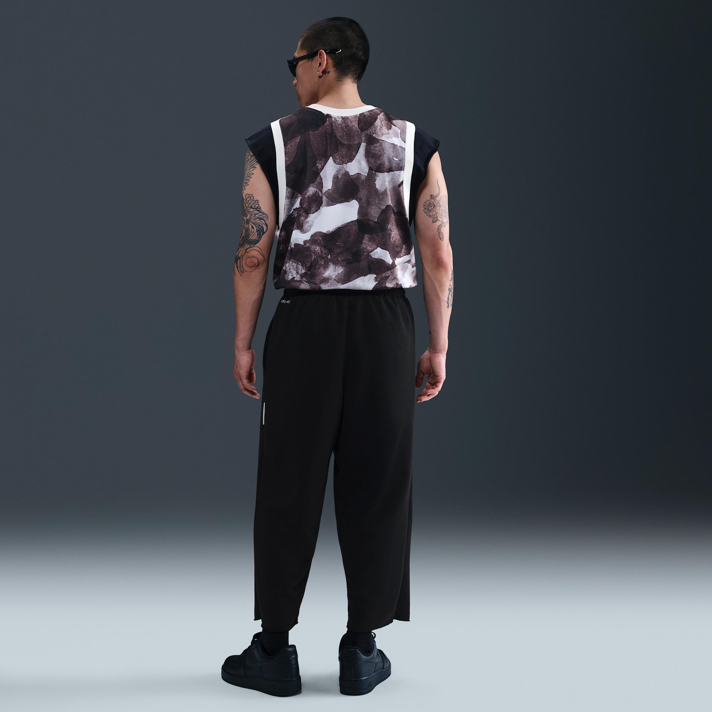 Nike Standard Issue Men's Dri-FIT 7/8-Length Basketball Pants Product Image