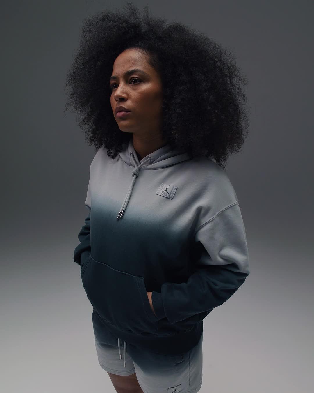 Jordan Flight Fleece Women's Satin-Lined Pullover Hoodie Product Image