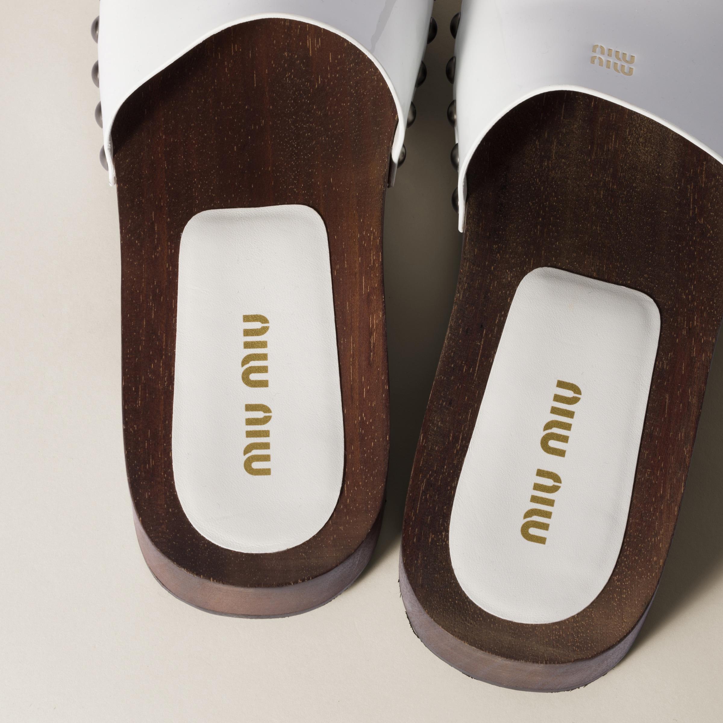 MIU MIU Wood Sole Flat Sandals With Studded Side In White Product Image