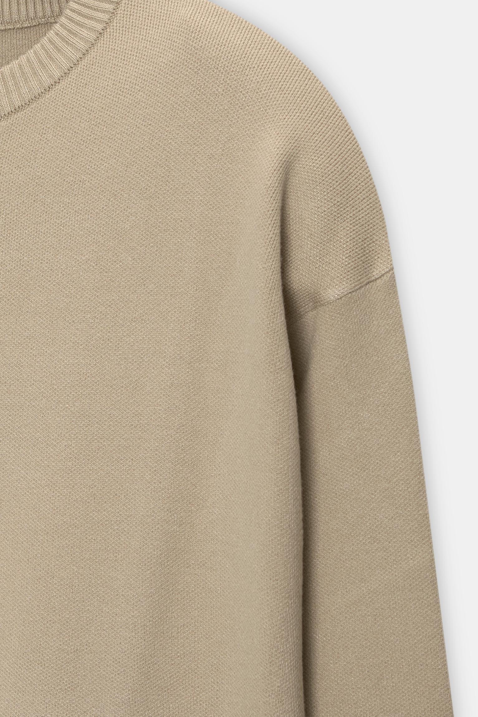 Basic soft sweater Product Image