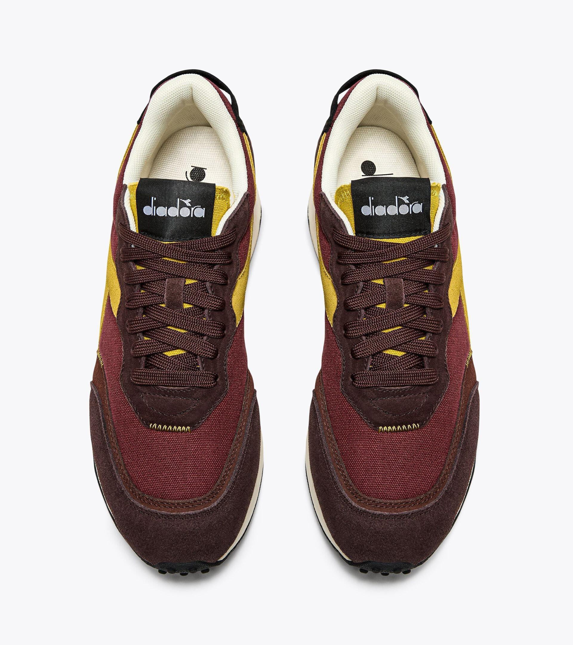 RACE SUEDE SW Product Image