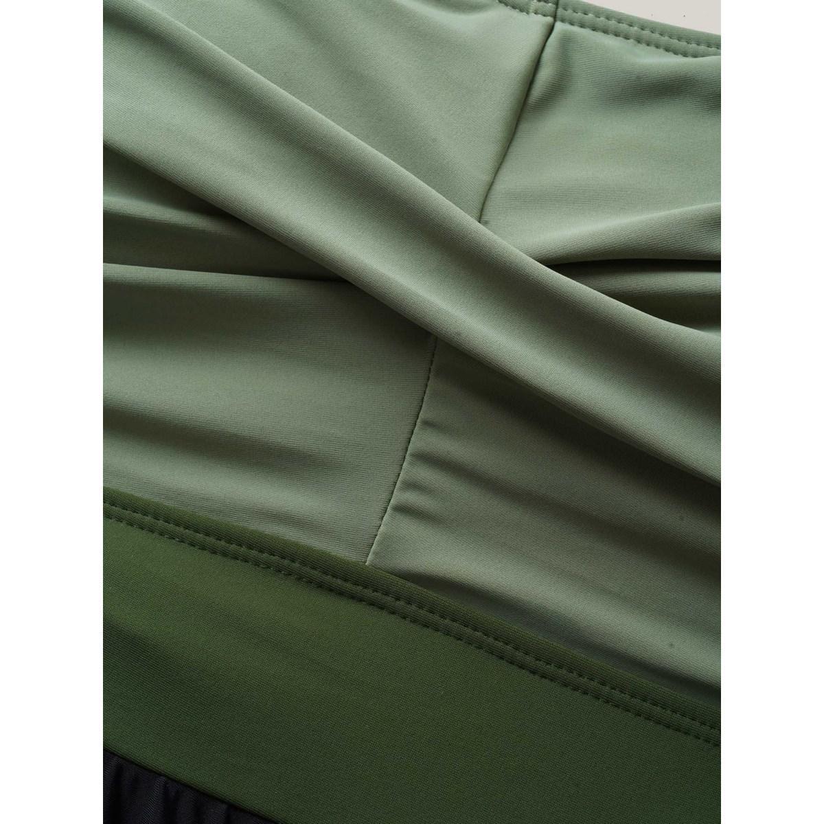 Plus Size Patchwork Contrast Crossover One Piece Swimsuit Women's Swimwear ArmyGreen Resort Twist Curve Bathing Suits High stretch One Pieces BloomChic 12/L Product Image