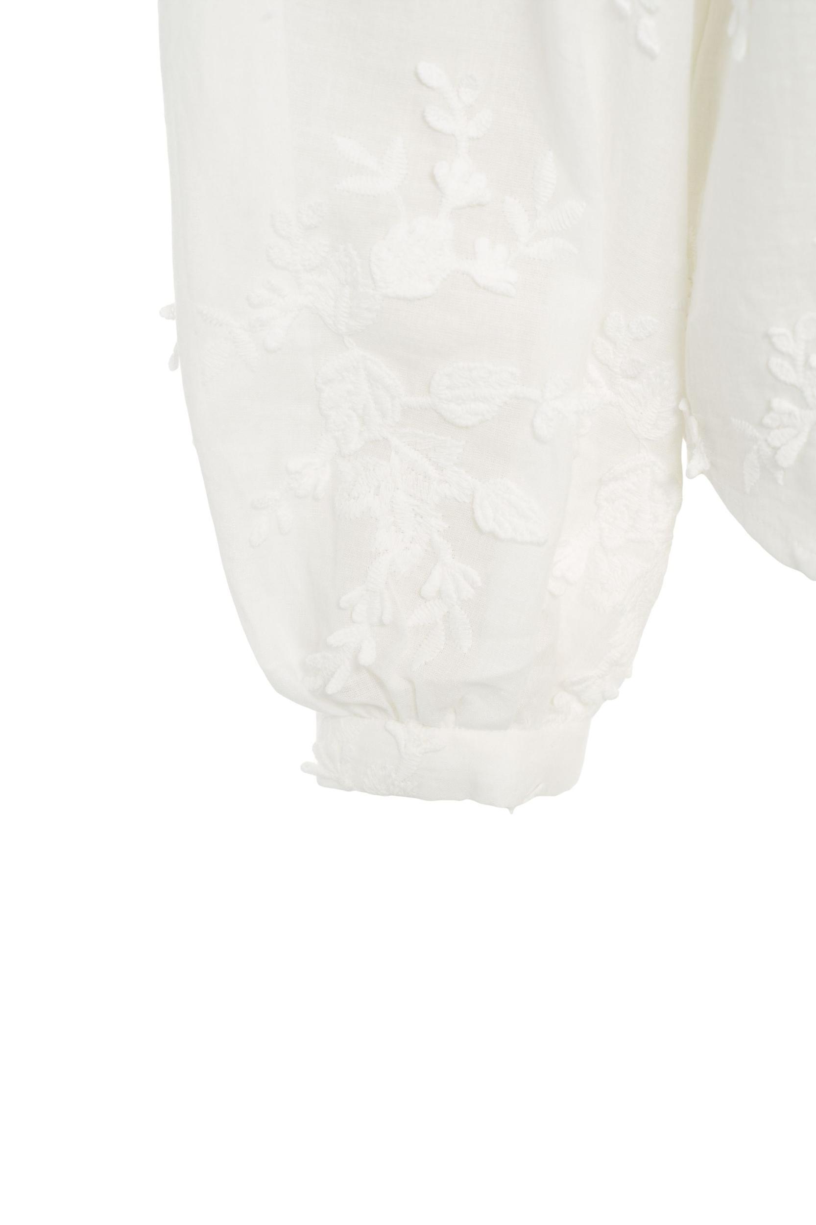 Blouse with floral embroideries Product Image