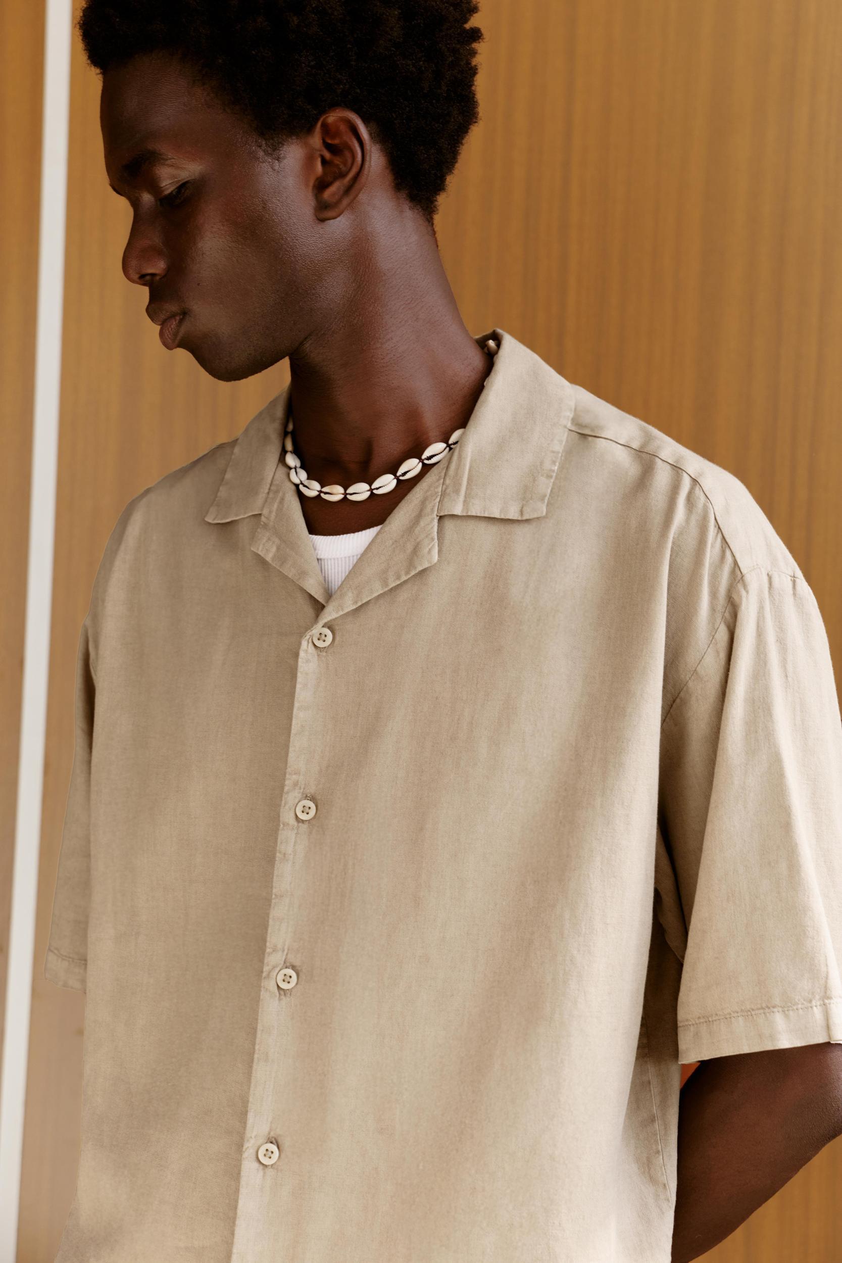 Short sleeve linen blend shirt Product Image