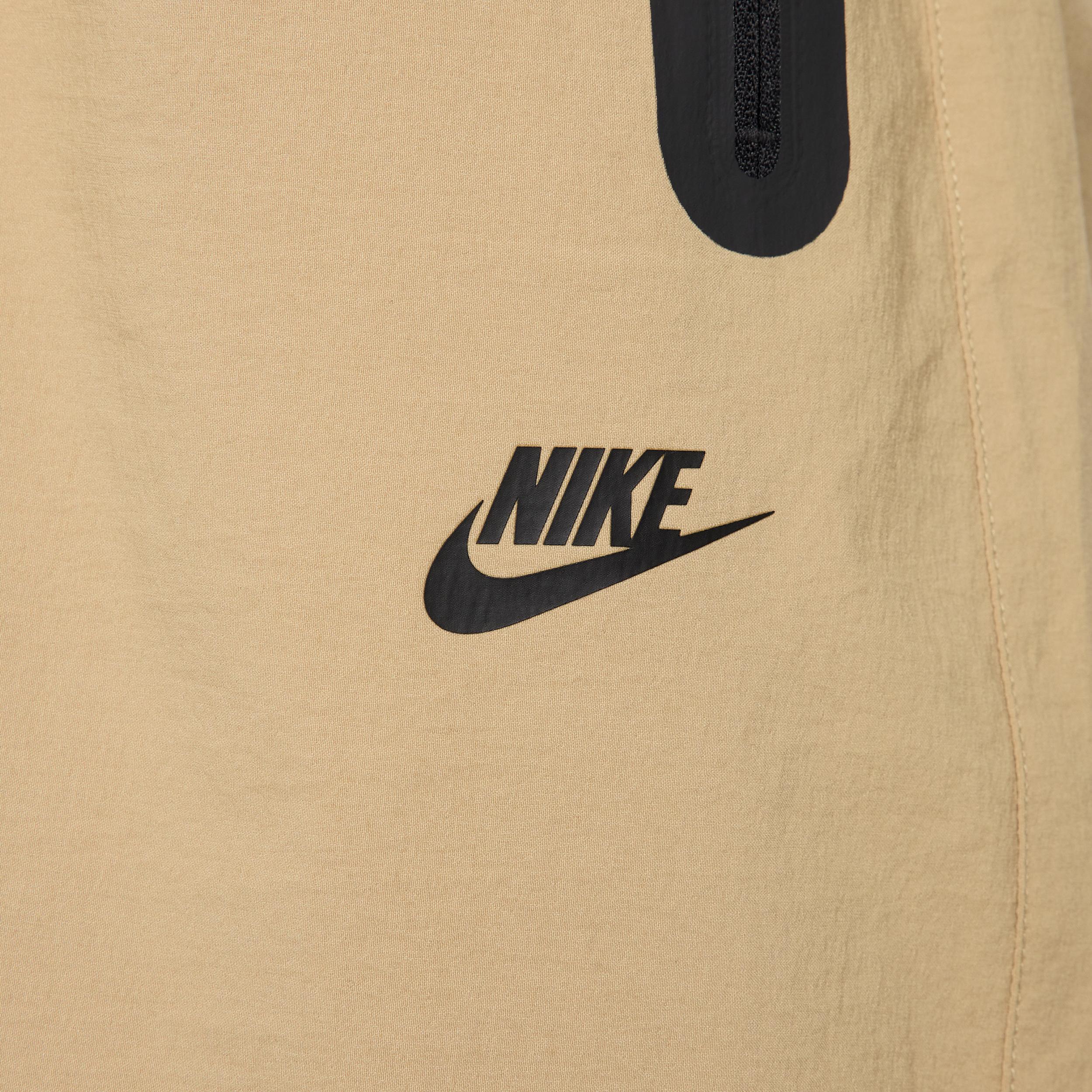 Nike Men's Tech Woven Oversized Pants Product Image