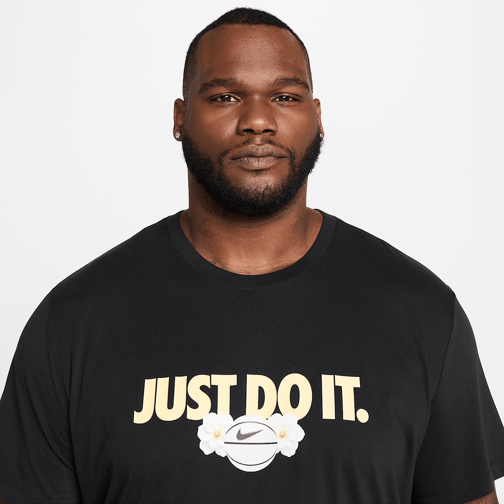 Nike Men's Dri-FIT Basketball T-Shirt Product Image