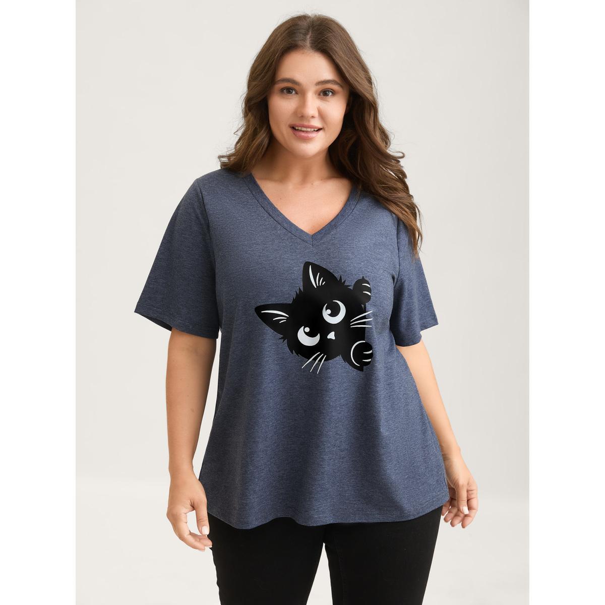 Plus Size Boho Floral Motif Round Neck T-Shirt Indigo Women Leisure Non Natural Flowers Round Neck Casual T-shirts BloomChic 28/5X Product Image