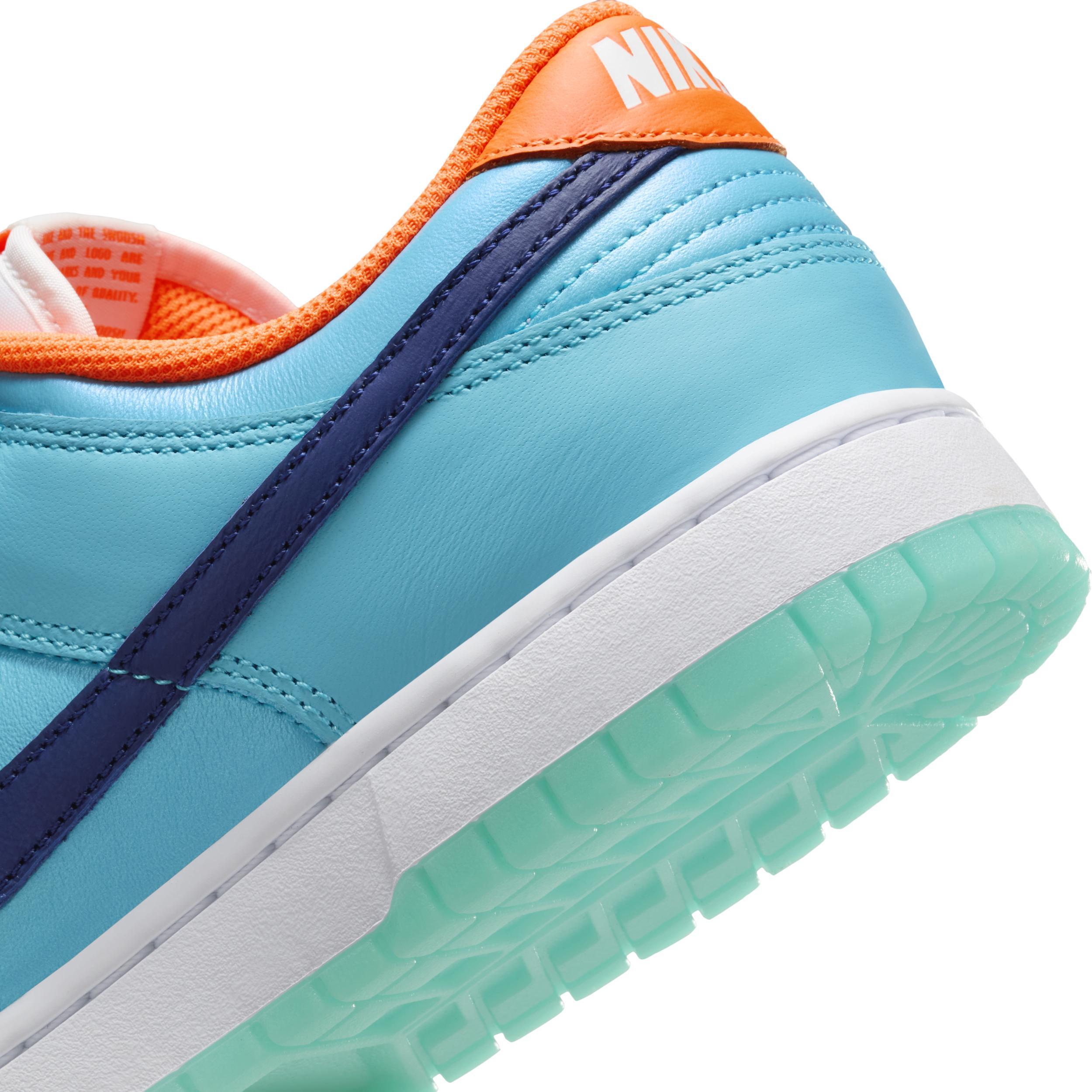 Nike Men's Dunk Low SE Shoes Product Image