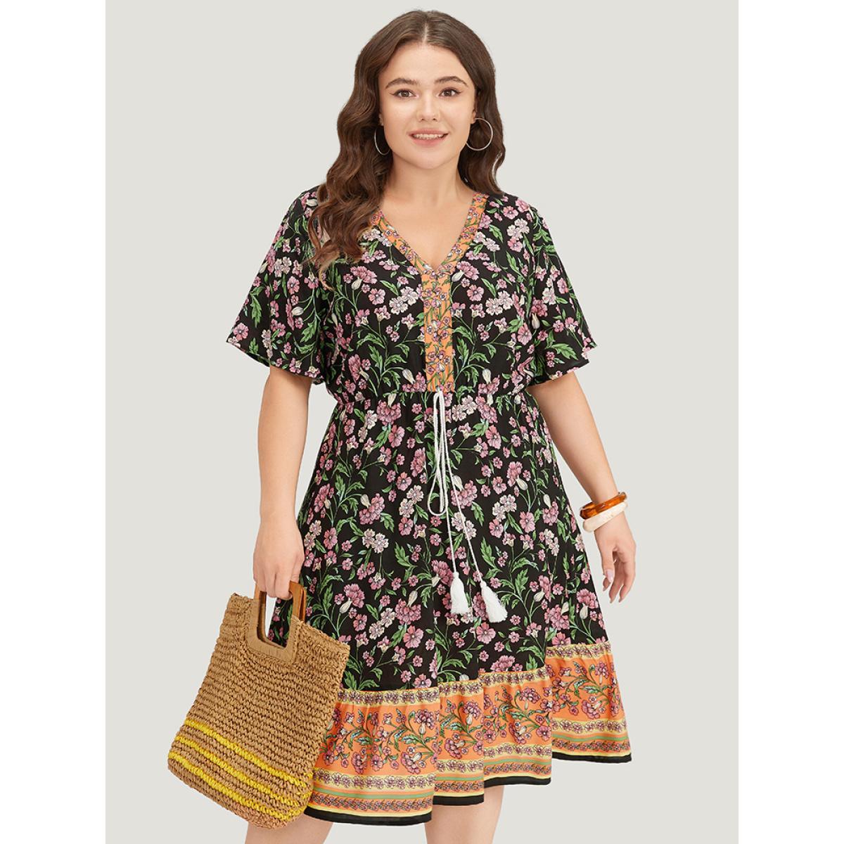 Plus Size Floral Print Pocket Tassels Ties Patchwork Dress Black Women Vacation Tassels V-neck Short sleeve Curvy Midi Dress BloomChic 14-16/1X Product Image