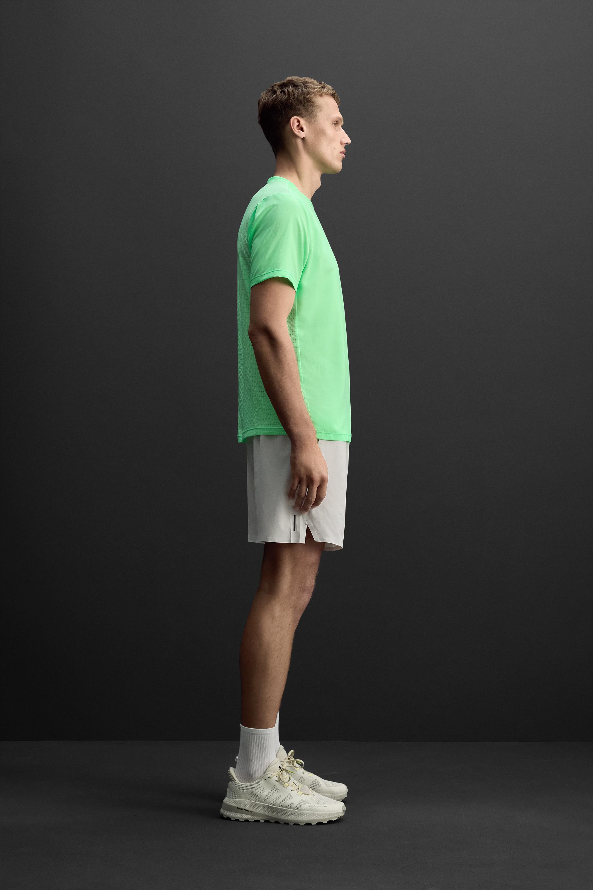 LIGHTWEIGHT TRAINING T-SHIRT Product Image