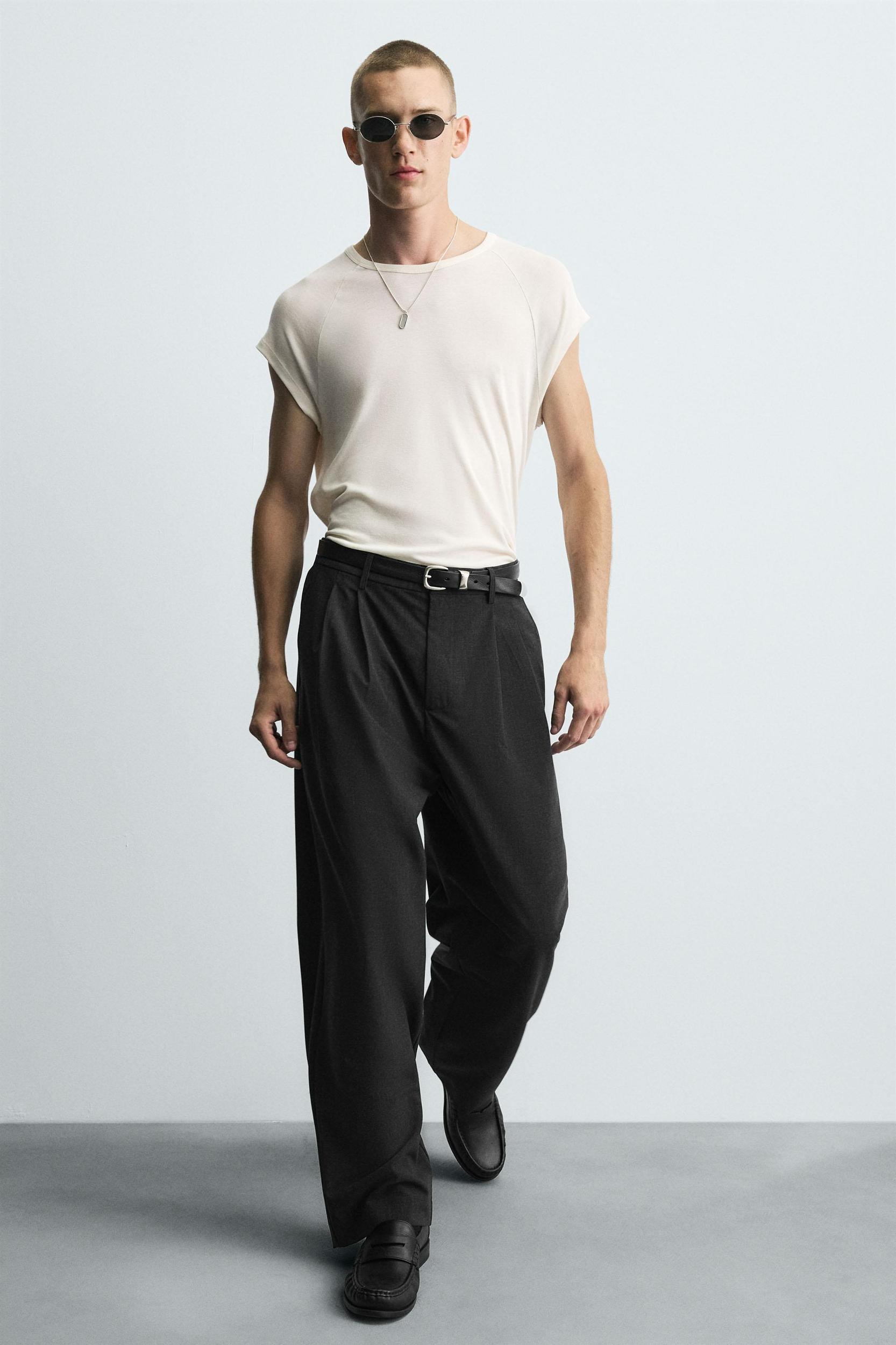 PLEATED WIDE FIT PANTS Product Image