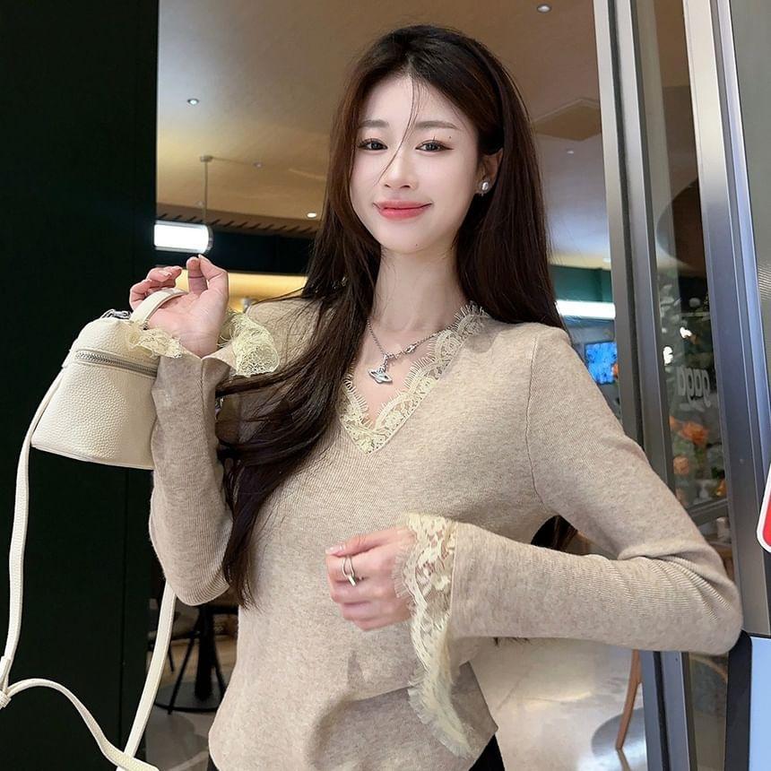 Long-Sleeve V-Neck Plain Lace Trim T-Shirt Product Image