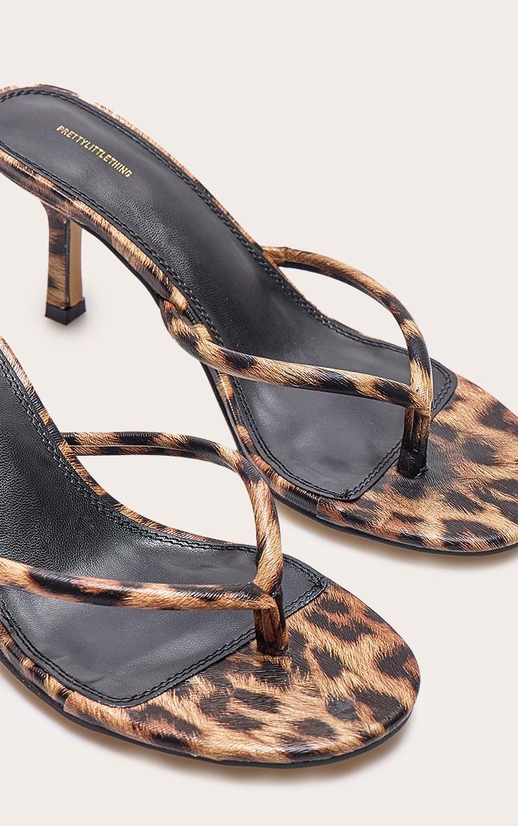 Leopard Print PU Round Toe Thong Mid Heeled Mules Product Image