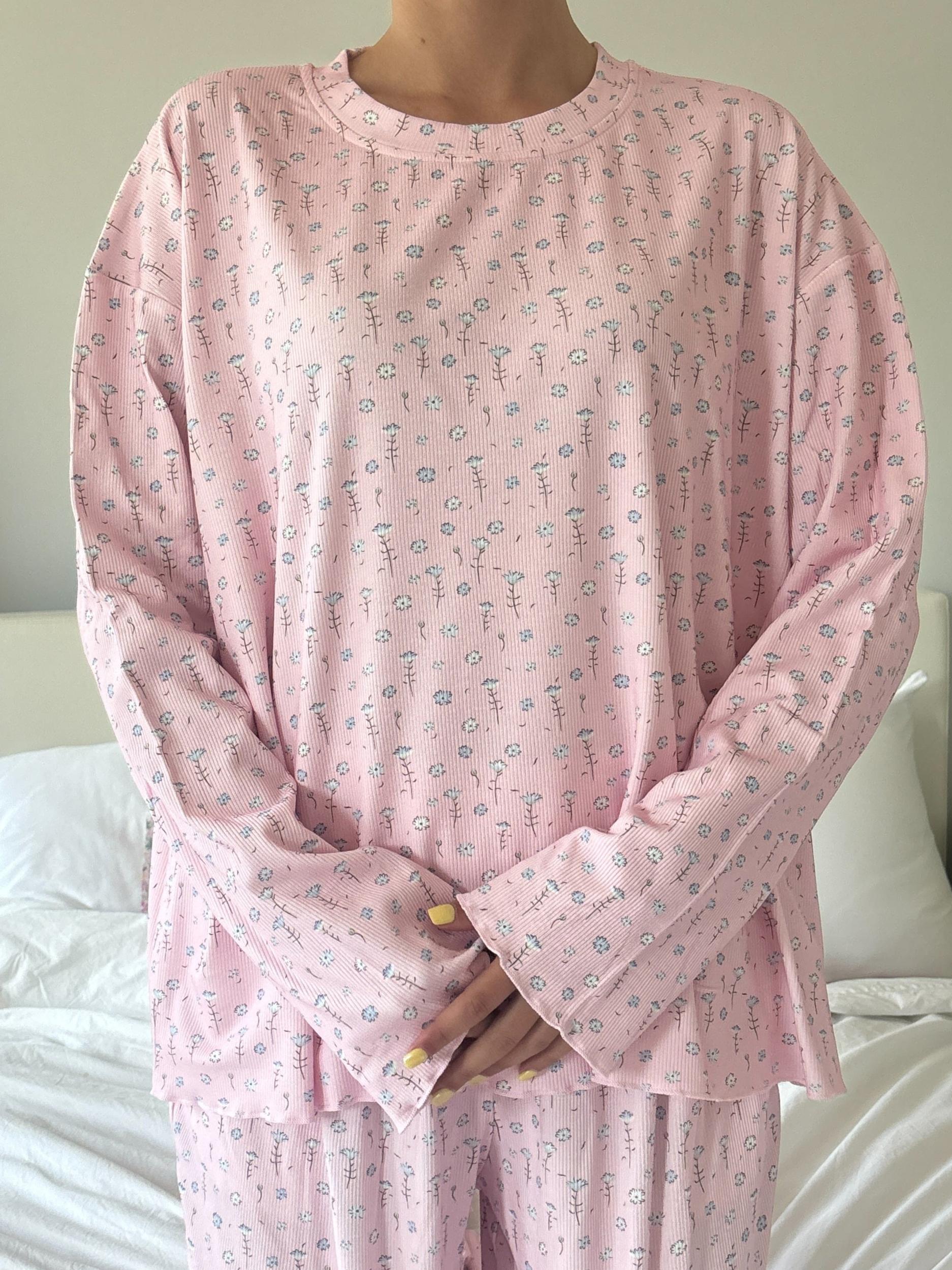Light Pink Ditsy Floral Long Sleeve Pajama Top Product Image