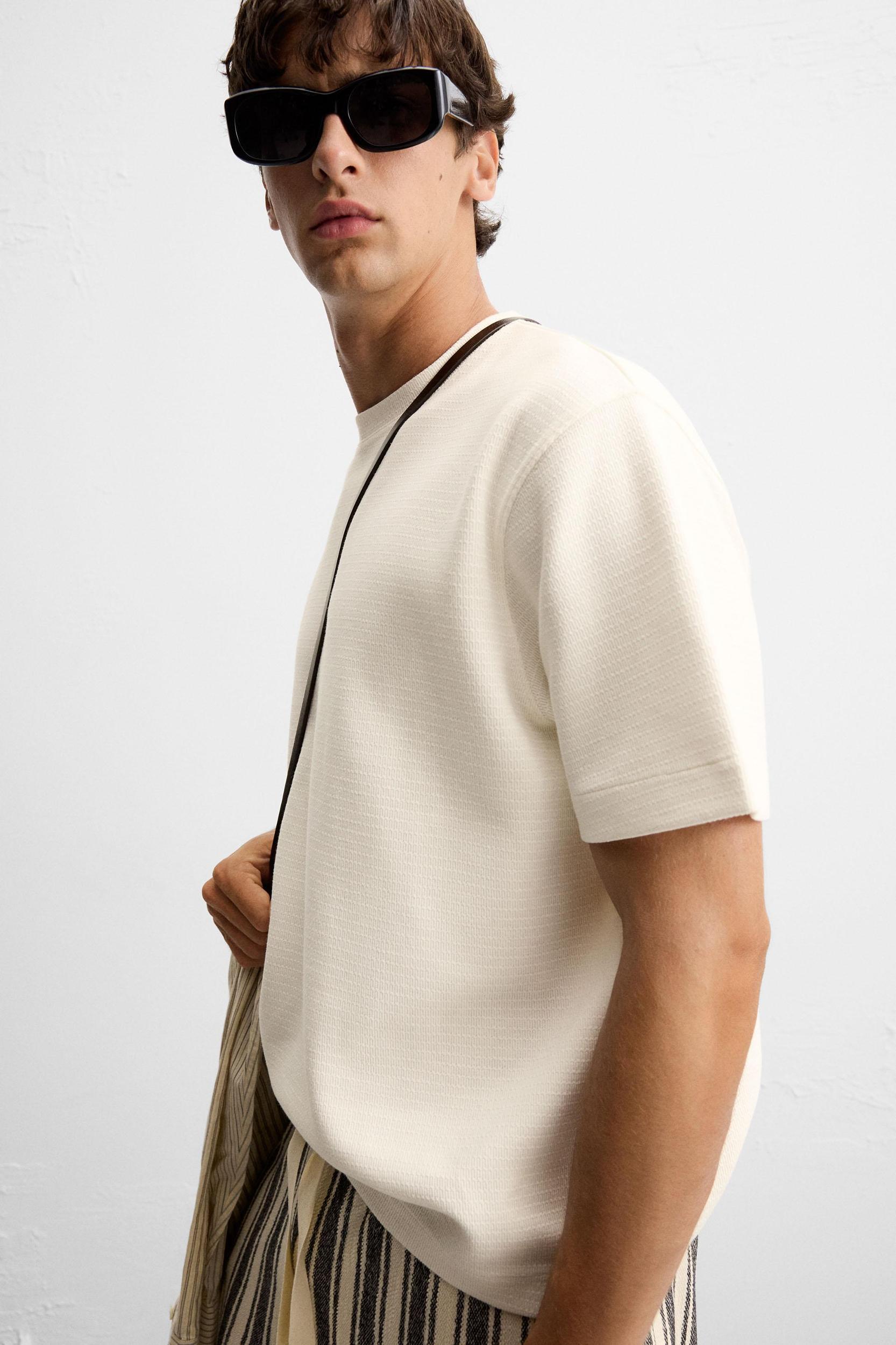 TEXTURED SWEATSHIRT Product Image