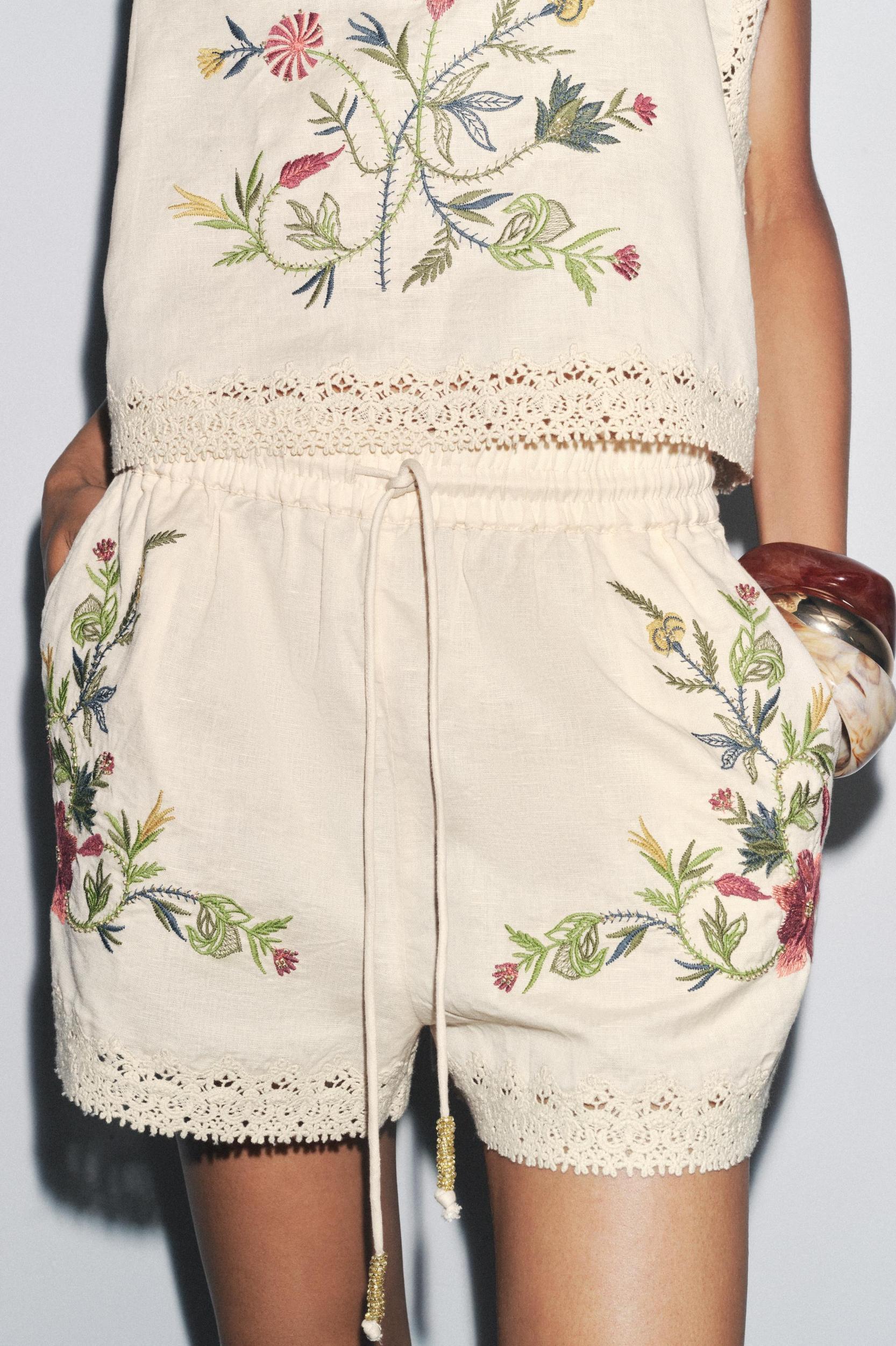 EMBROIDERED BERMUDA SHORTS ZW COLLECTION Product Image