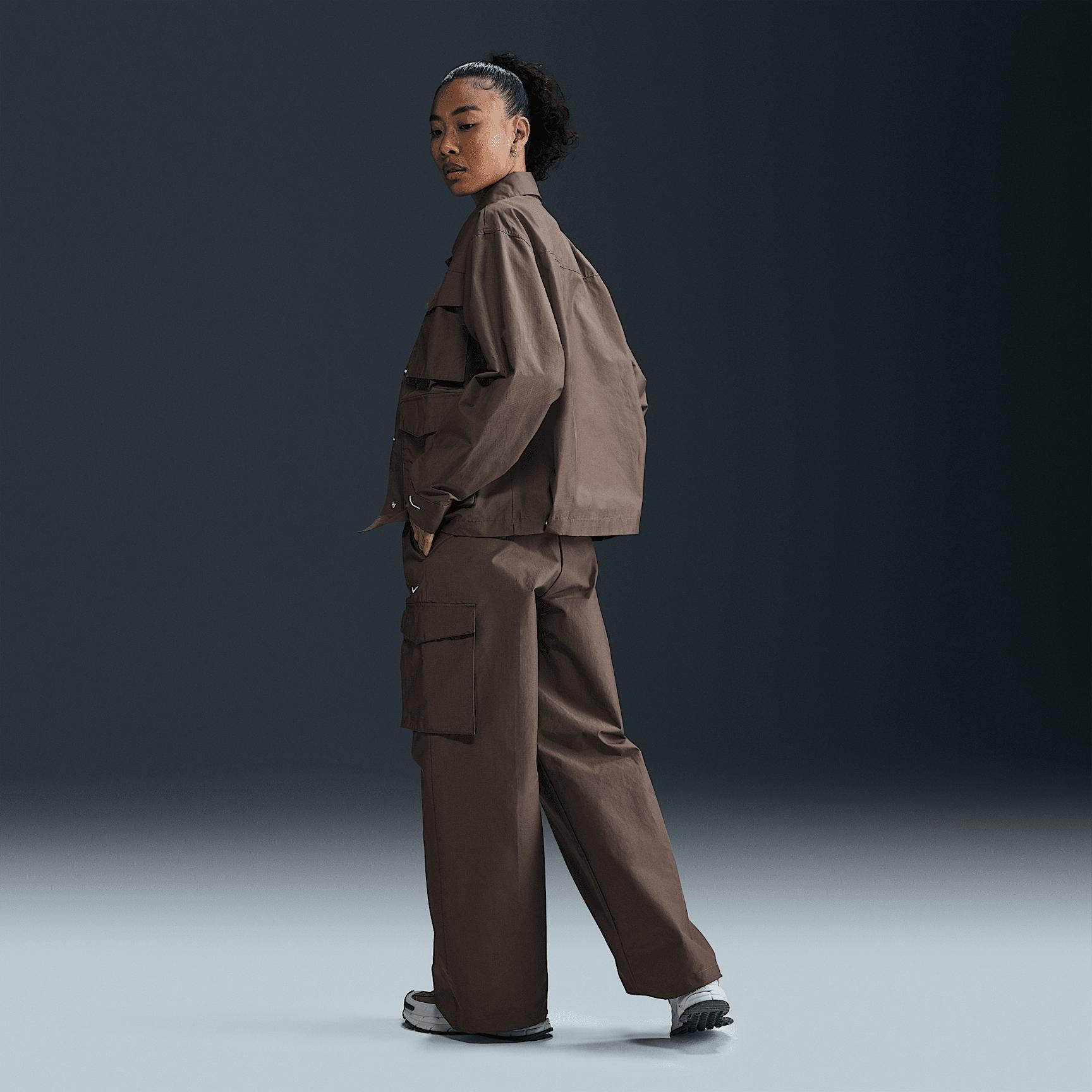 Womens Nike Sportswear Everything Wovens Mid-Rise Cargo Pants | HM6976-004 Product Image