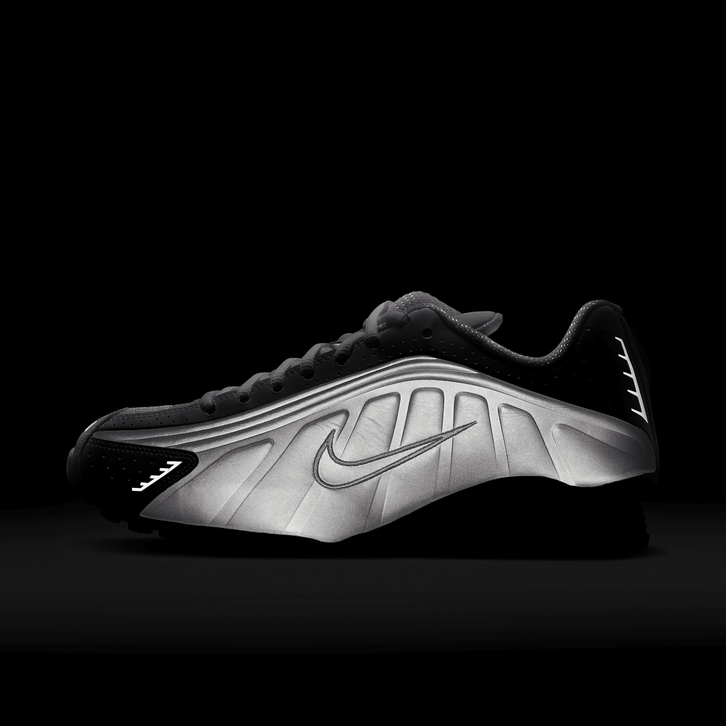 Nike Women's Shox R4 Shoes Product Image