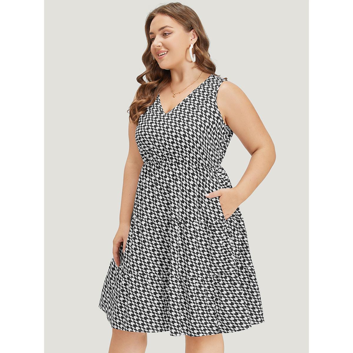 Plus Size Geometric Pocket V Neck Elastic Waist Sleeveless Dress Black Women Elegant V-neck Sleeveless Curvy Knee Dress BloomChic 28/5X Product Image