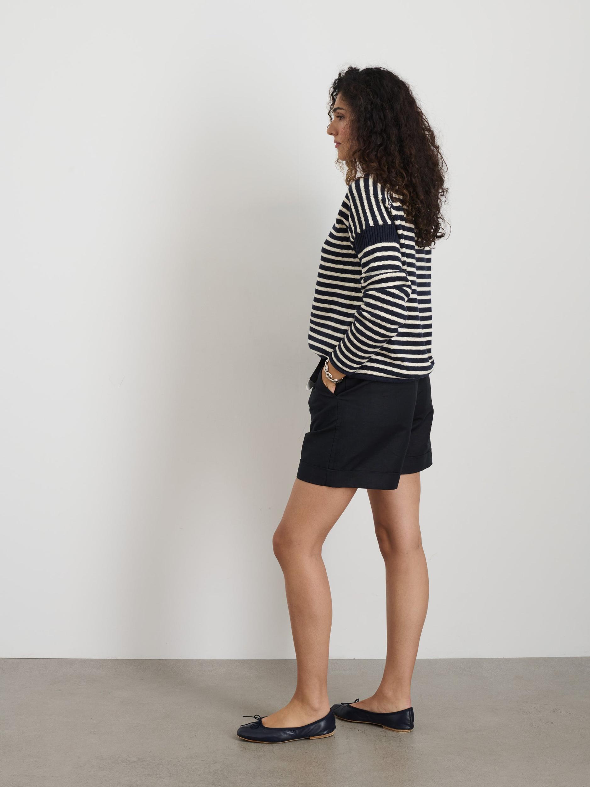 Soho Short In Cotton Linen Product Image