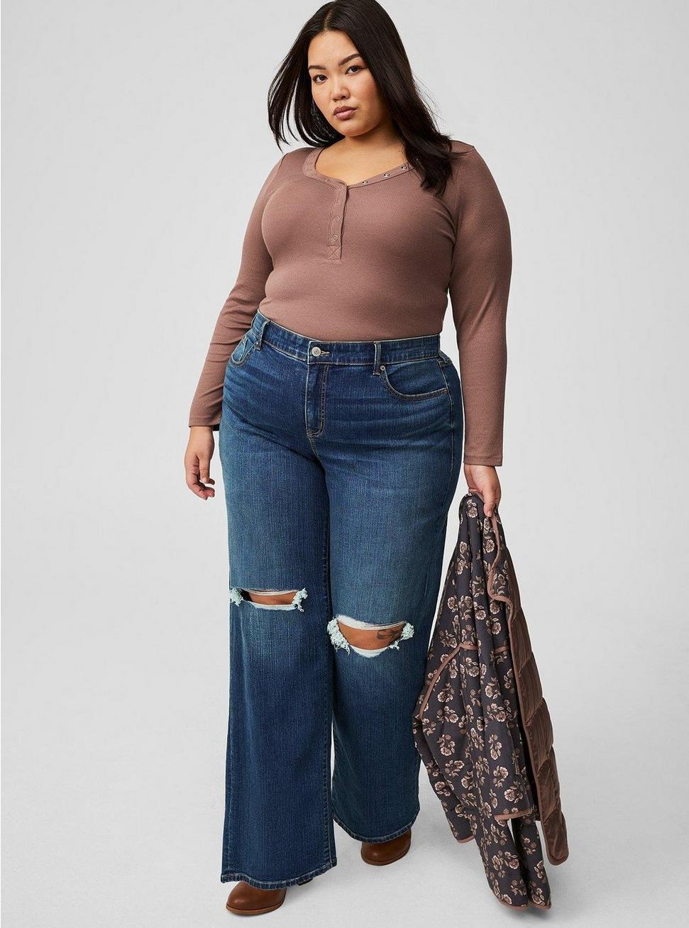 Ribbed V-Neck Long Sleeve Top Product Image