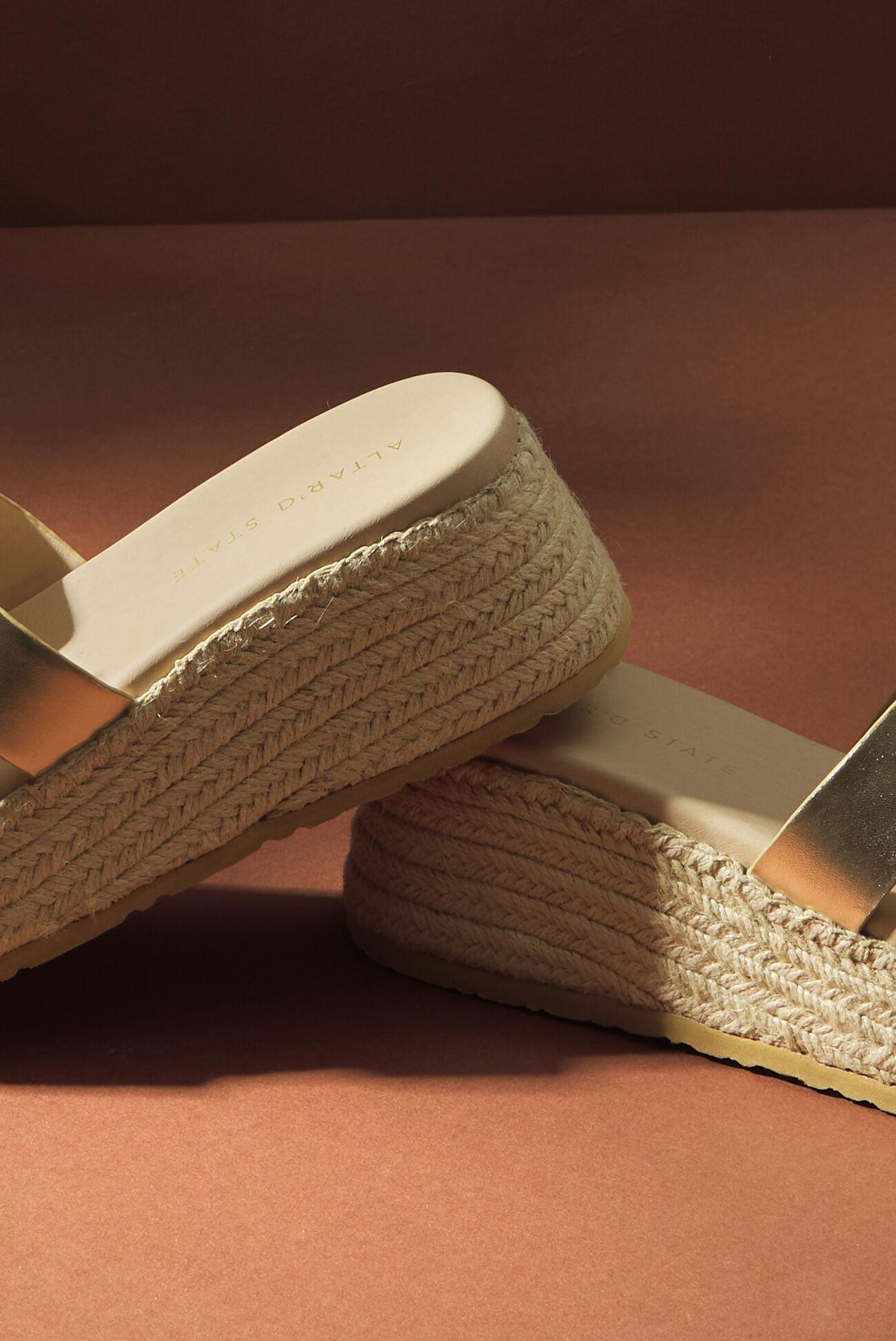 Viviann Platform Sandals Product Image