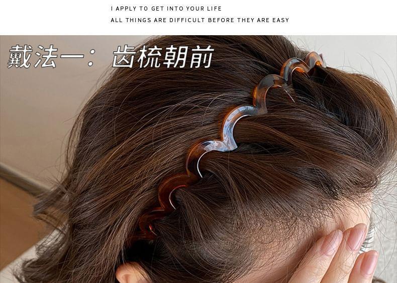 Wavy Hair Band Product Image