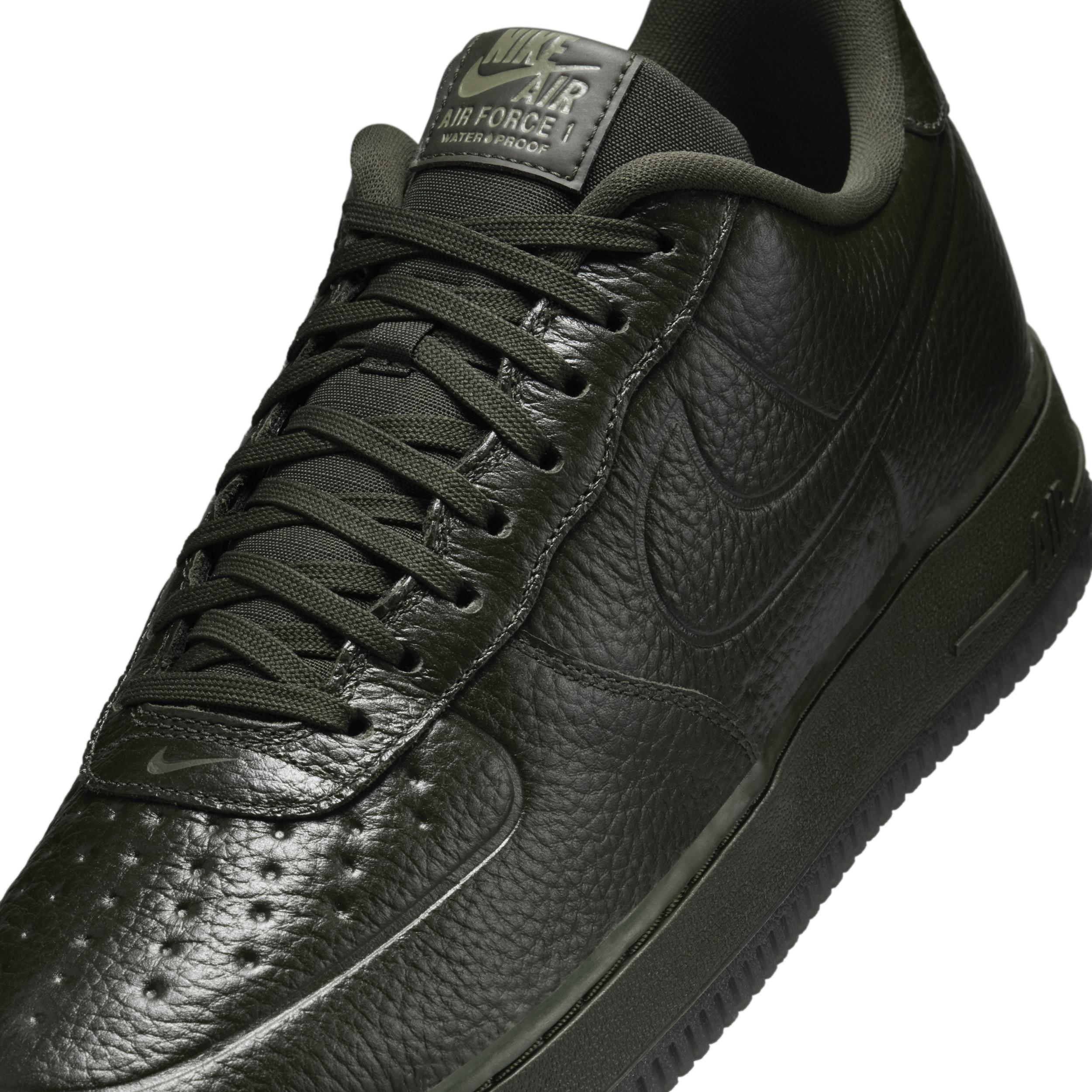 Nike Men's Air Force 1 '07 Pro-Tech Winterized Shoes Product Image