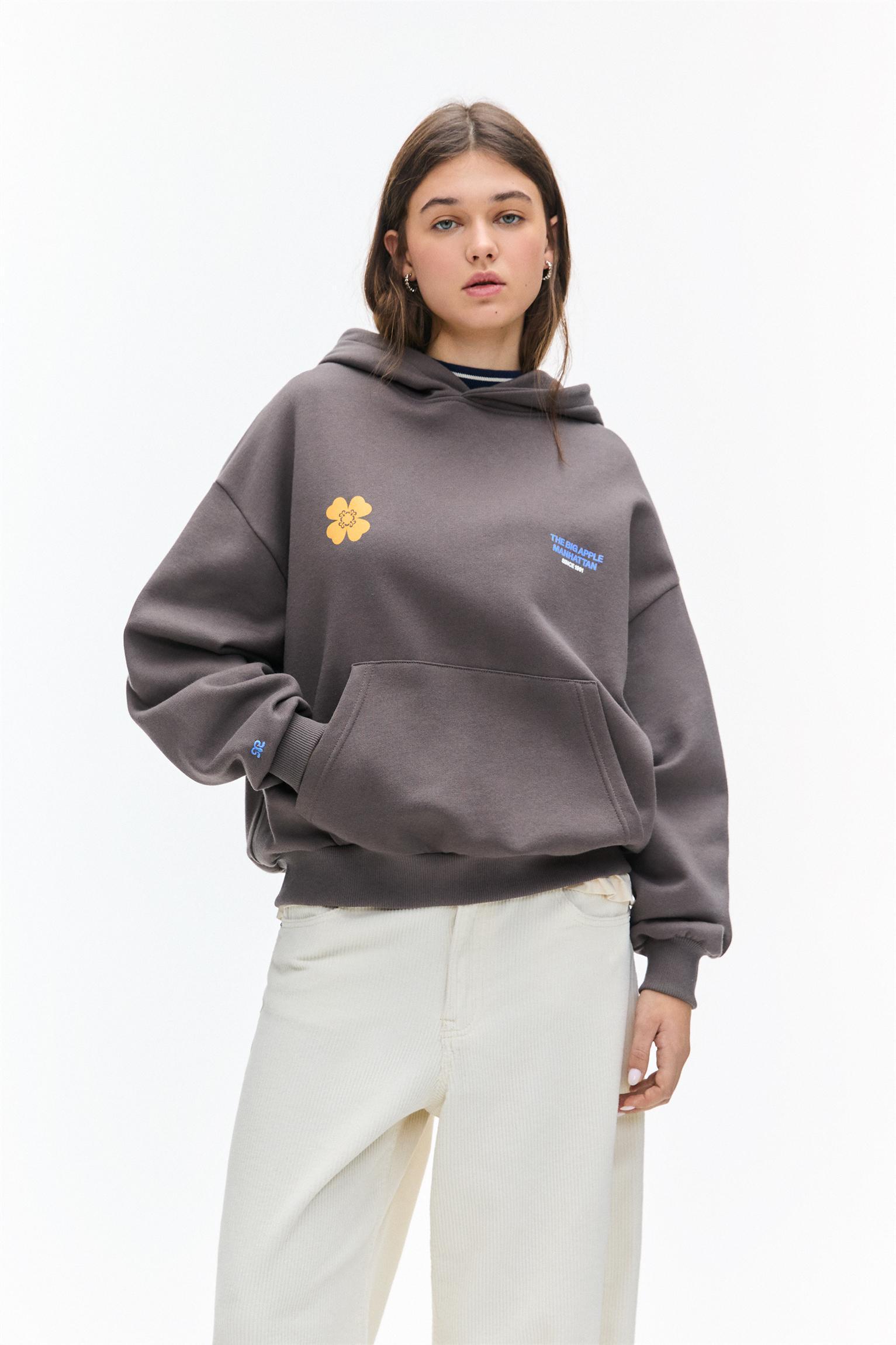 Clover graphic sweatshirt Product Image