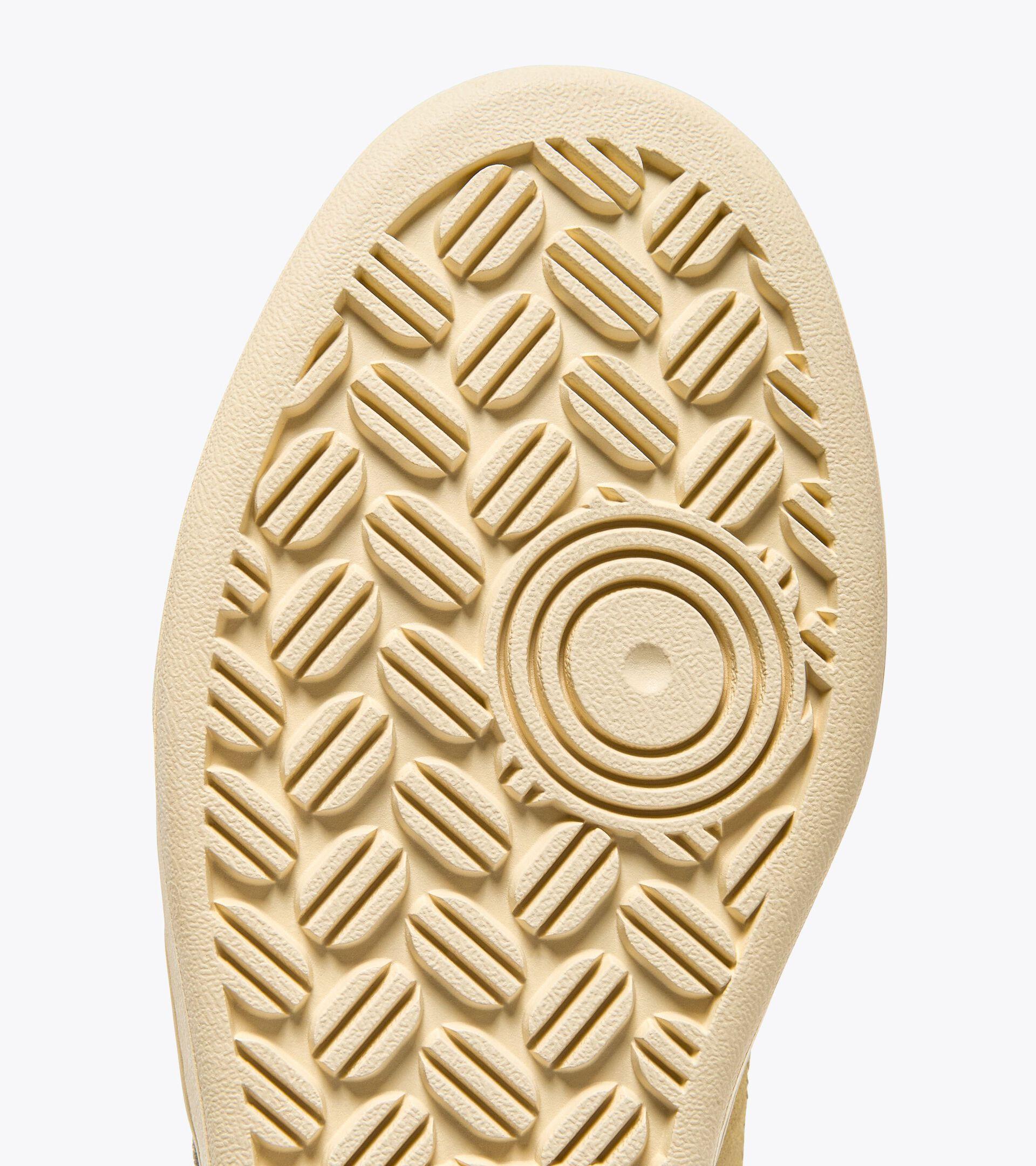 MAGIC BASKET MID SUEDE Product Image