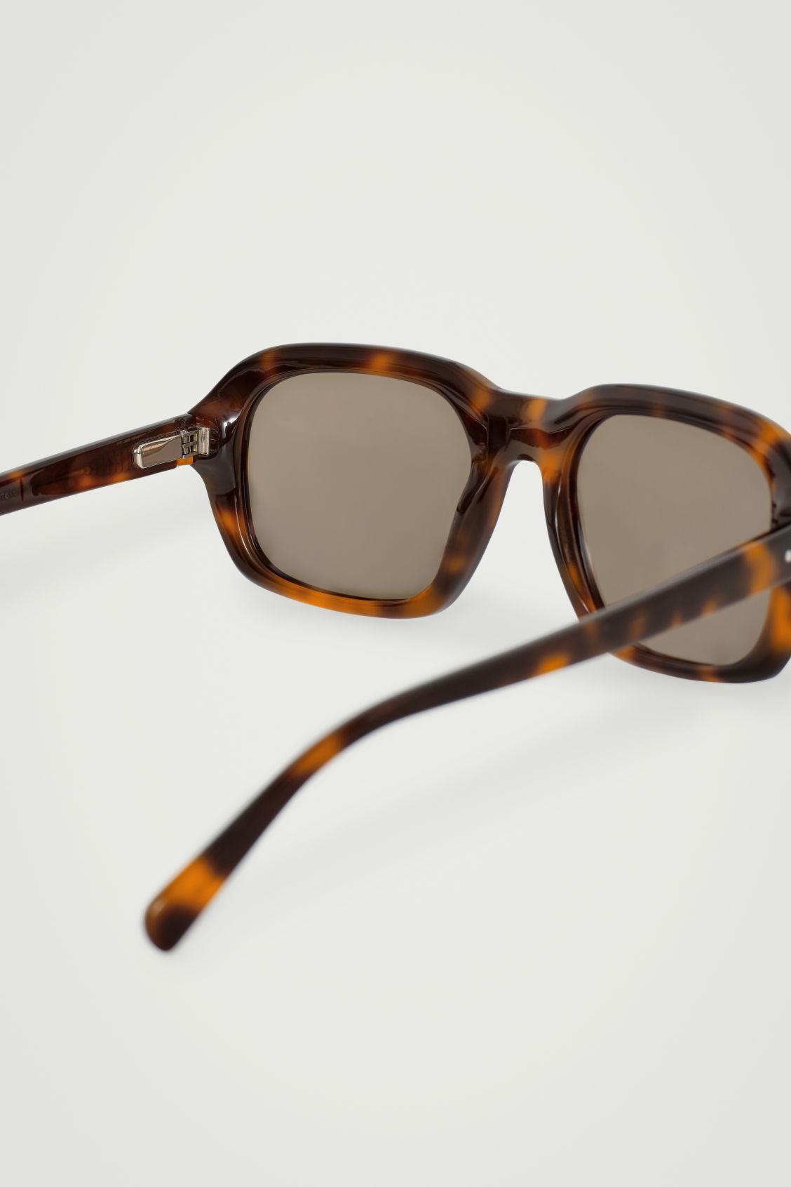 SQUARE-FRAME AVIATOR SUNGLASSES Product Image