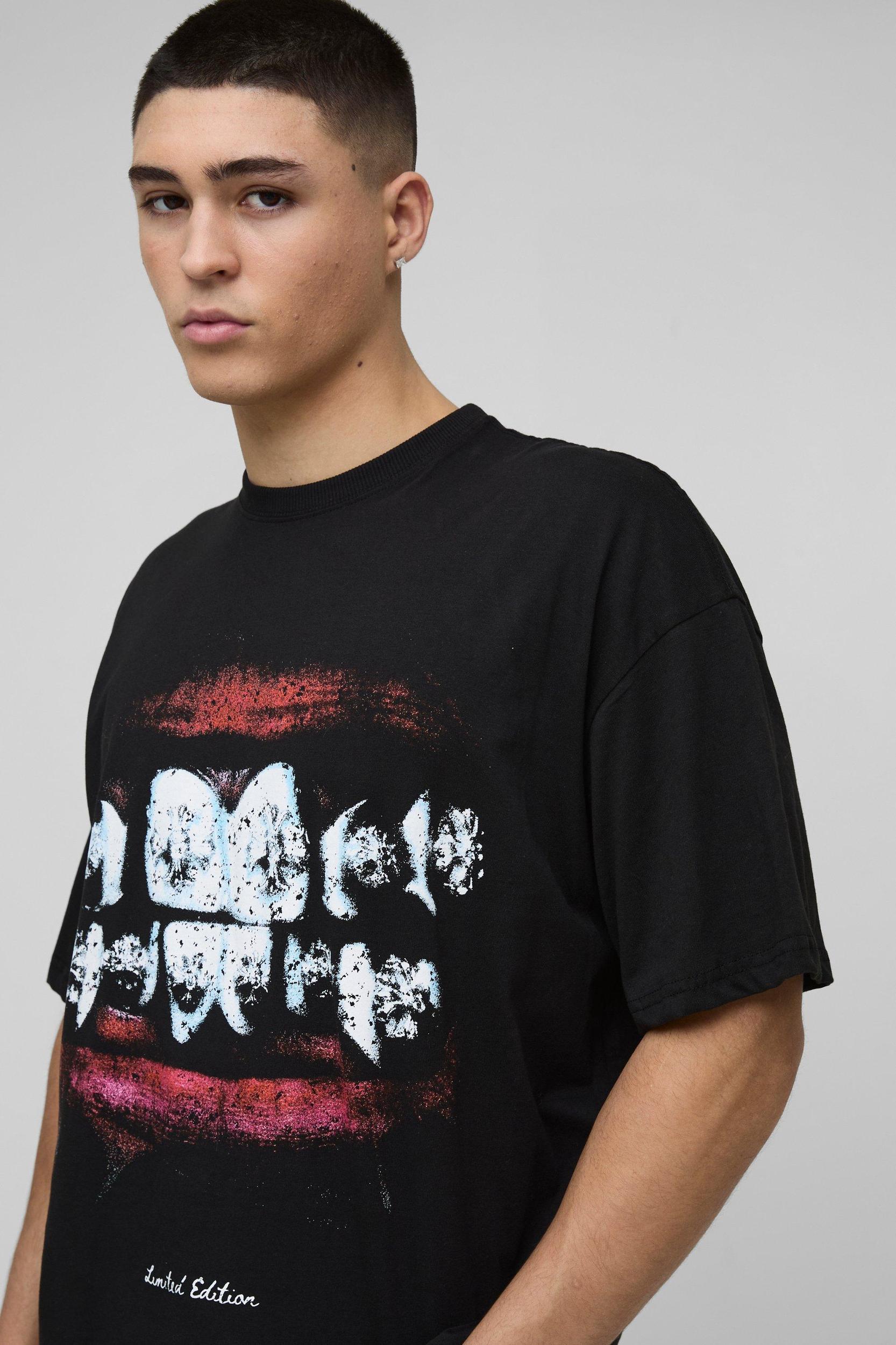 Oversized Lips Graphic T-shirt | boohooMAN USA Product Image